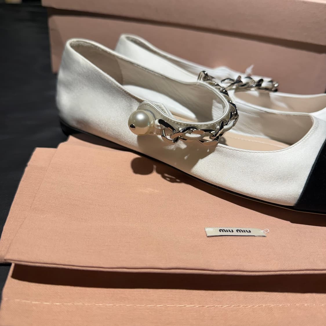 미우미우 발레리나 플랫슈즈 세틴 상품이미지4