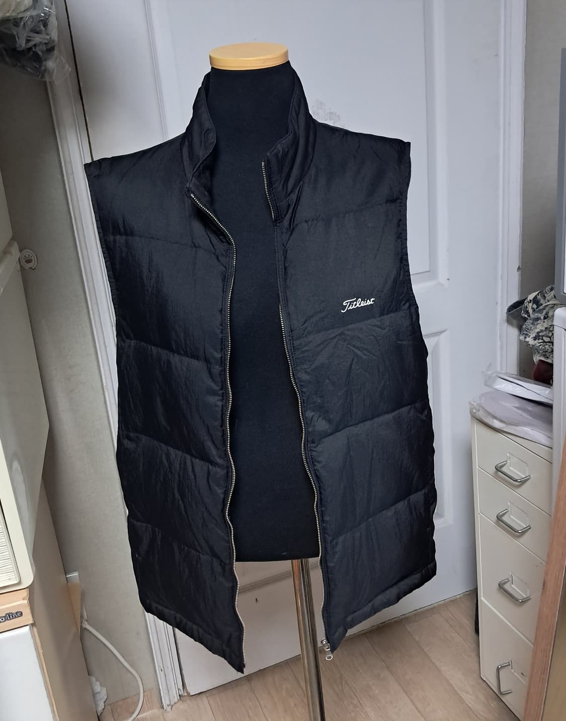 코모도스퀘어 남성 구스 패딩 조끼 95~100(ft.타이틀리스트) 상품이미지1