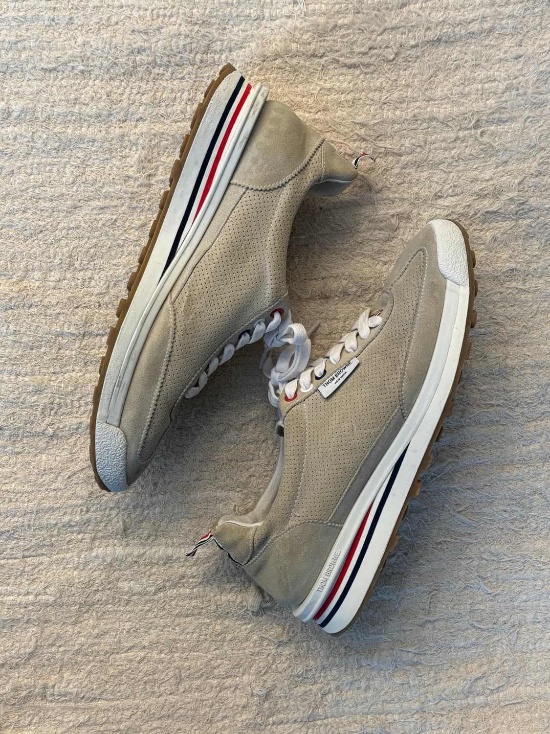 톰브라운 테크러너 스니커즈 상품이미지1