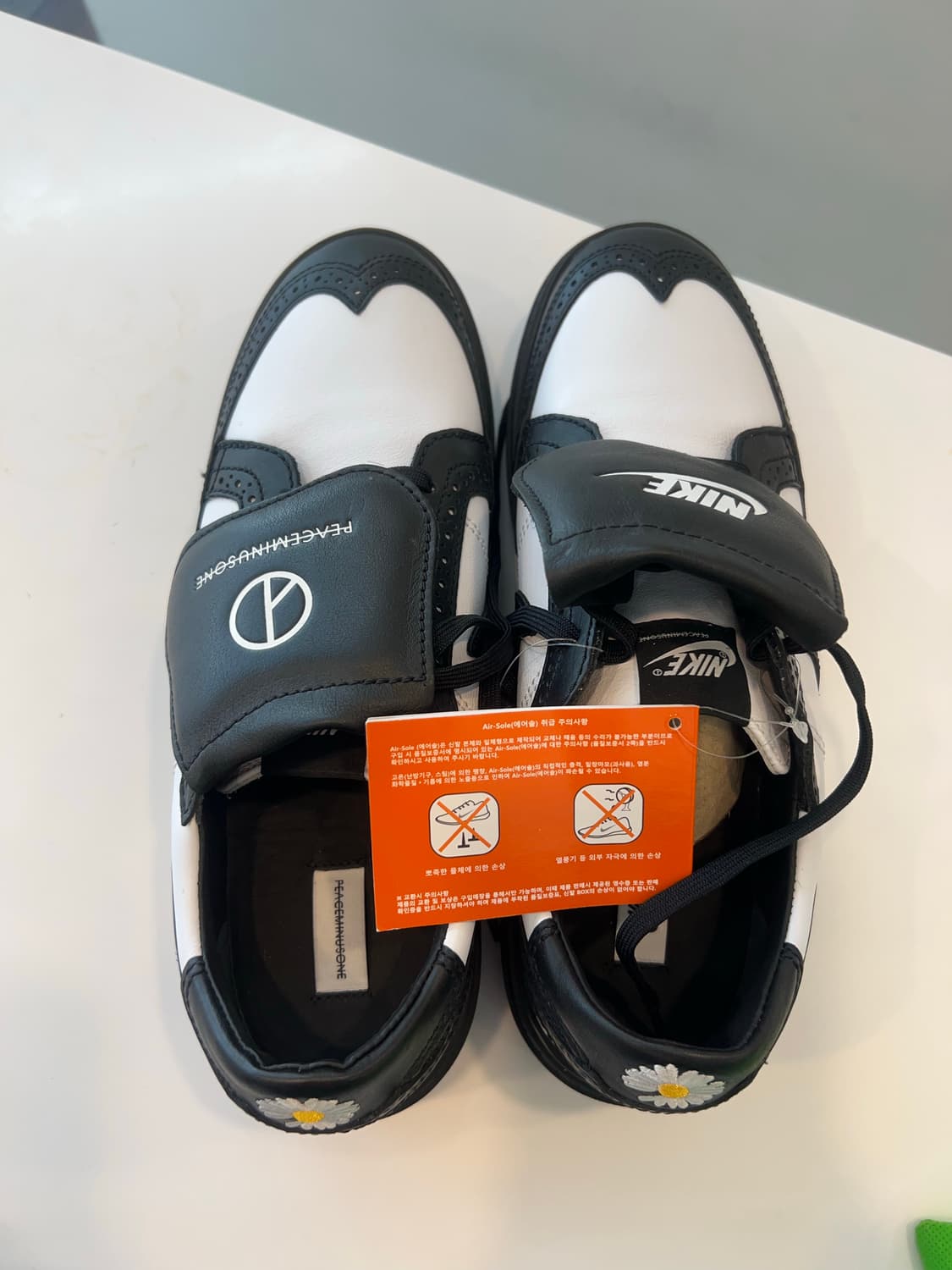 (새제품)나이키 피스마이너스원 권도 블랙 화이트 상품이미지1