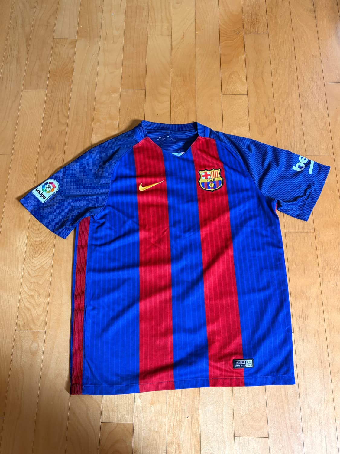 16/17 바르샤 어센틱 메시 유니폼 L 상품이미지1