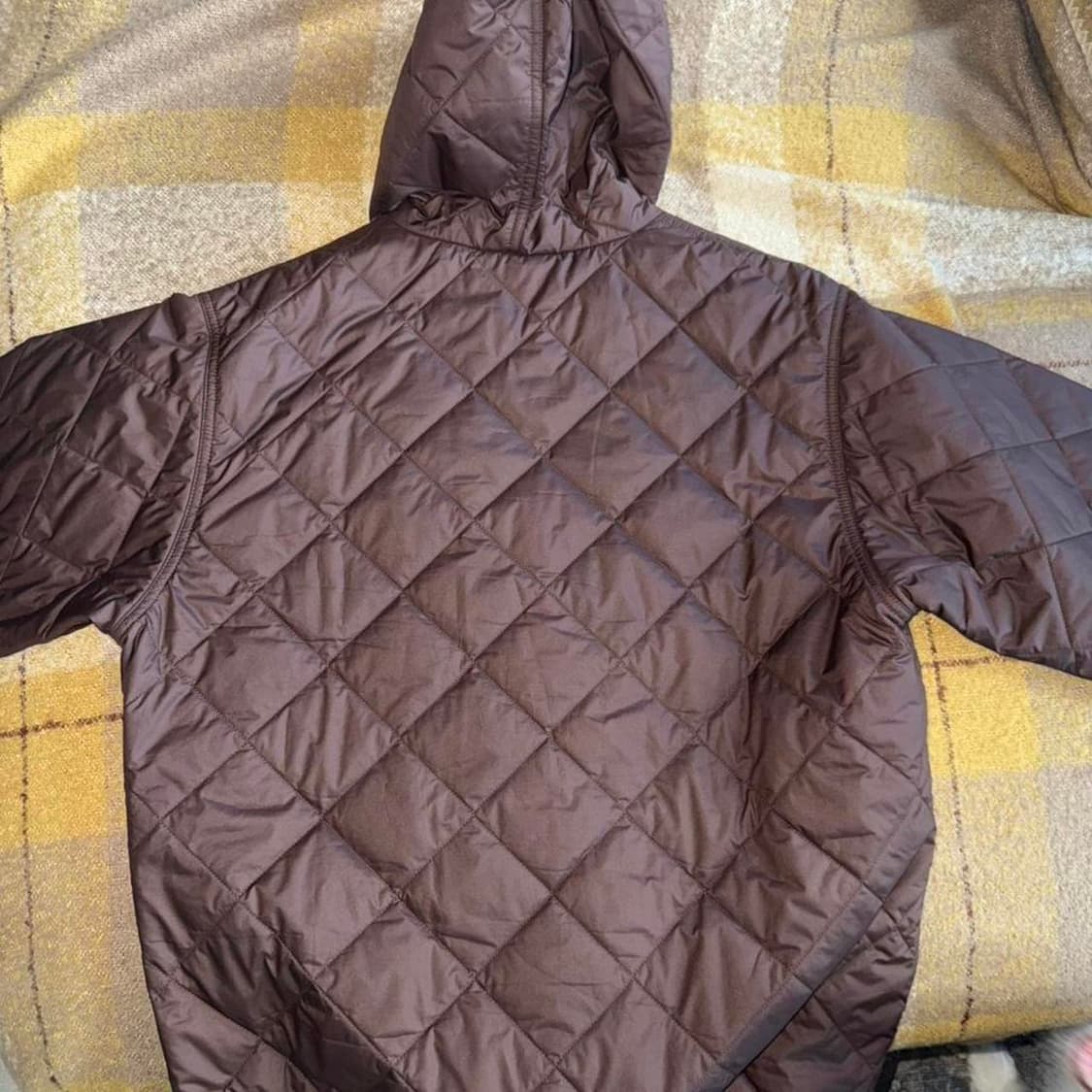 파타고니아 다이아몬드 퀼팅 봄버 후드 경량패딩 브라운 상품이미지3