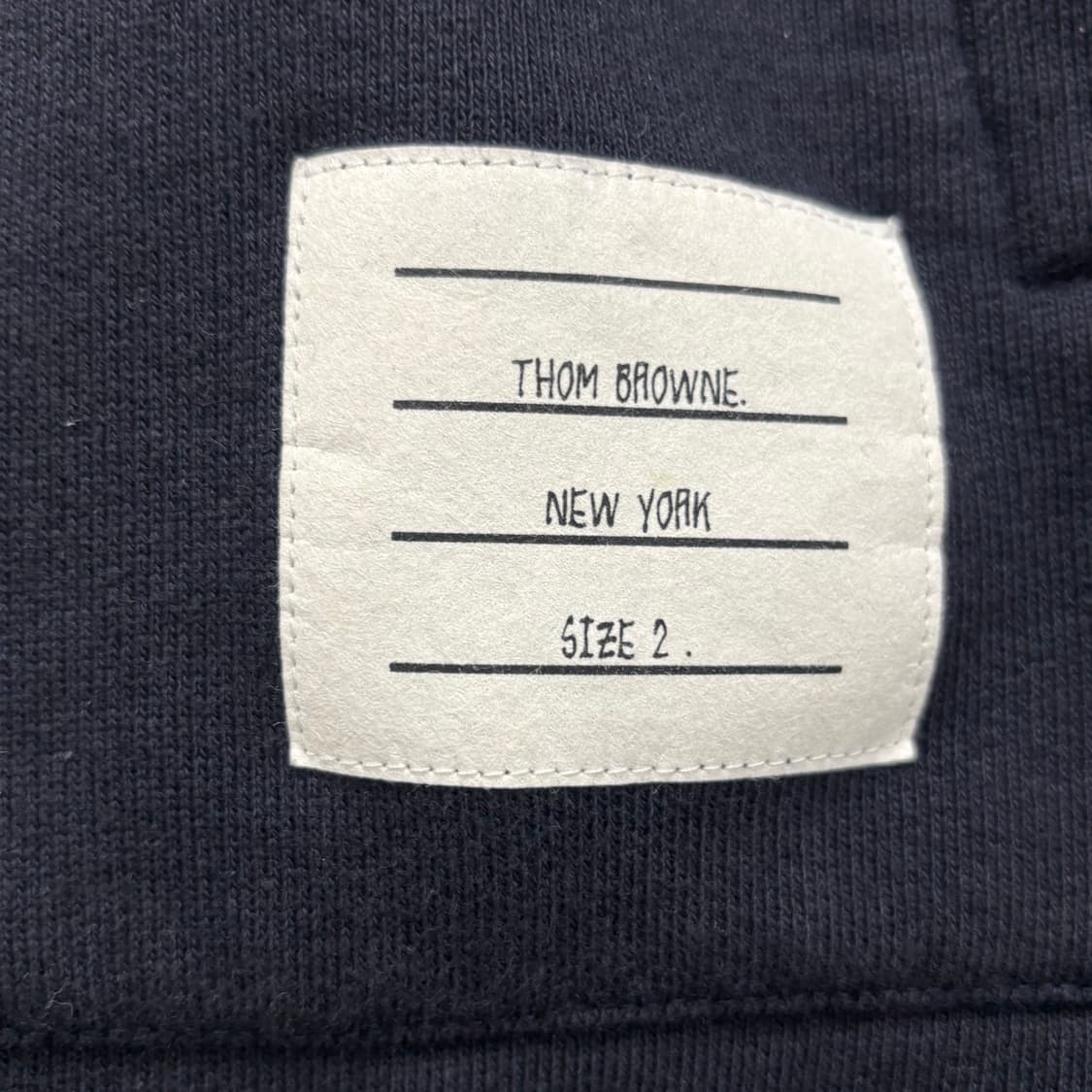 [2]톰브라운 백삼선 후드집업 상품이미지2