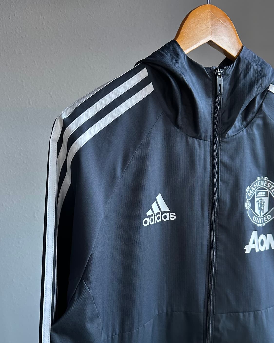 [L]아디다스 맨유 트레이닝 바람막이 상품이미지4
