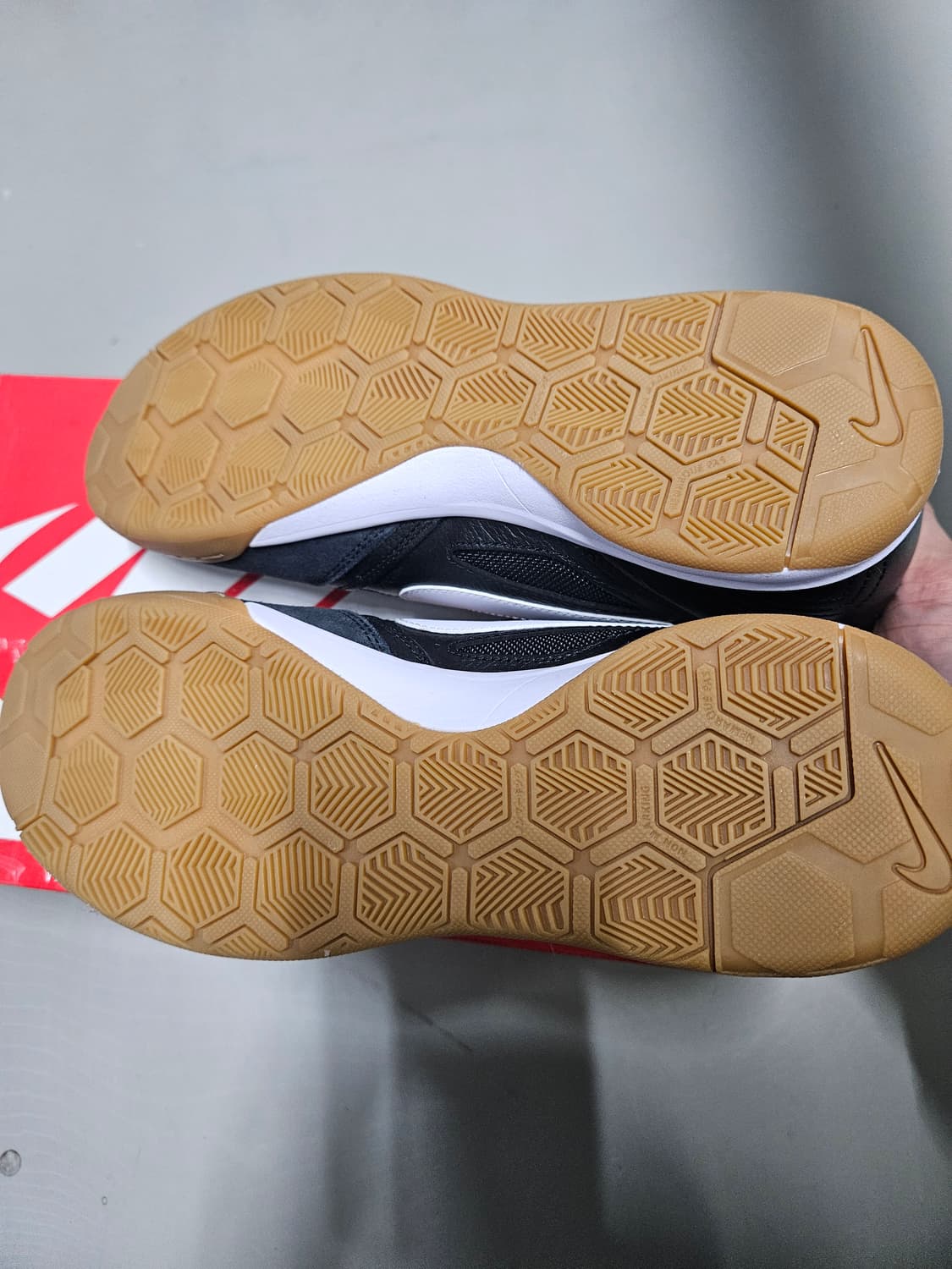 나이키가토 M - 블랙:검 라이트 브라운:화이트 / HQ6019-001 상품이미지5