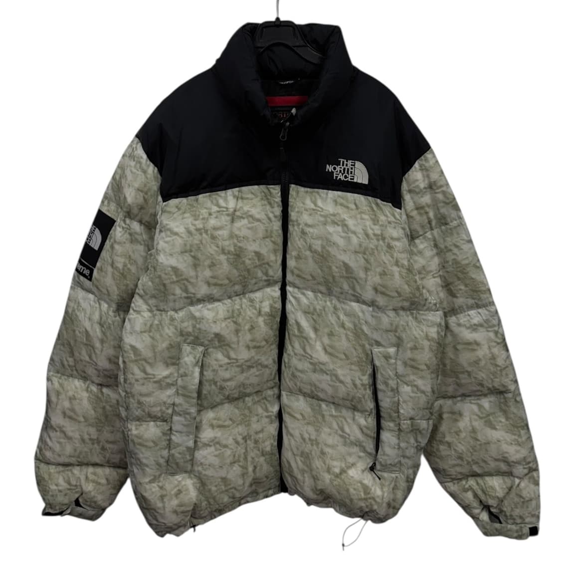 노스페이스x슈프림 페이퍼 프린트 다운패딩 상품이미지1