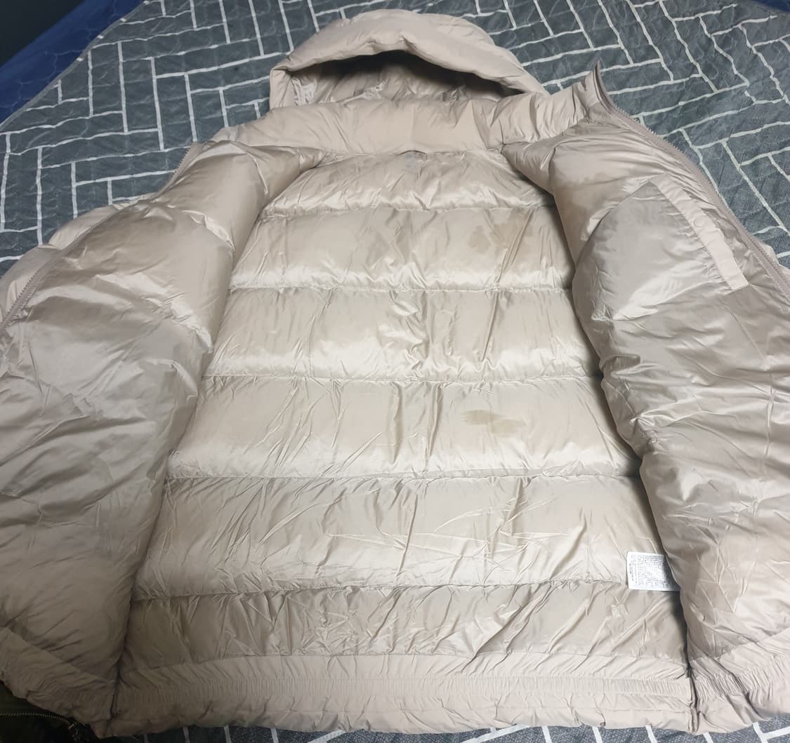 유니클로 파우더 소프트 필파워 다운 패딩 (XXL) 상품이미지3