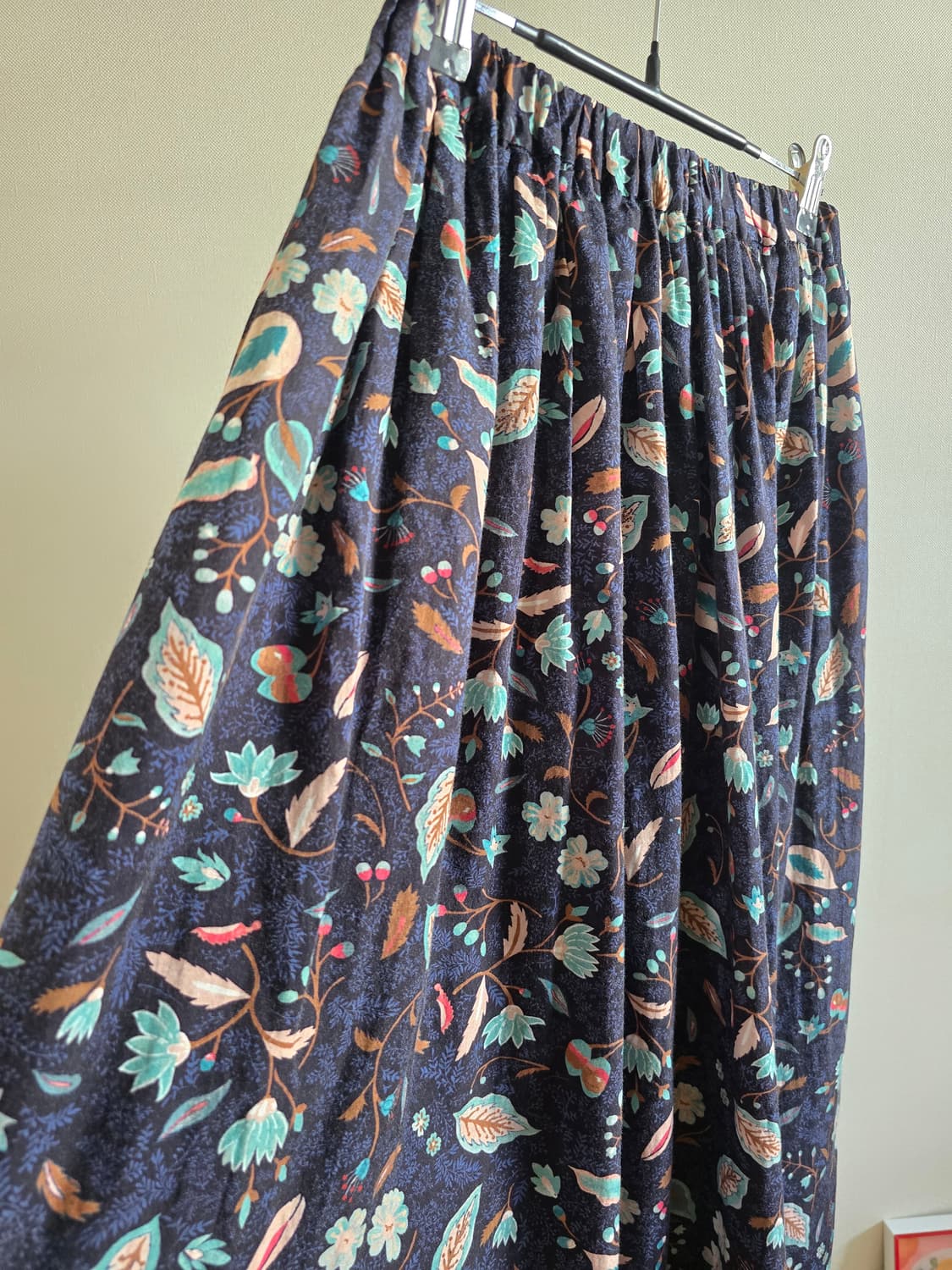 Lene non finito 플라워 패턴 밴딩 스커트 상품이미지3