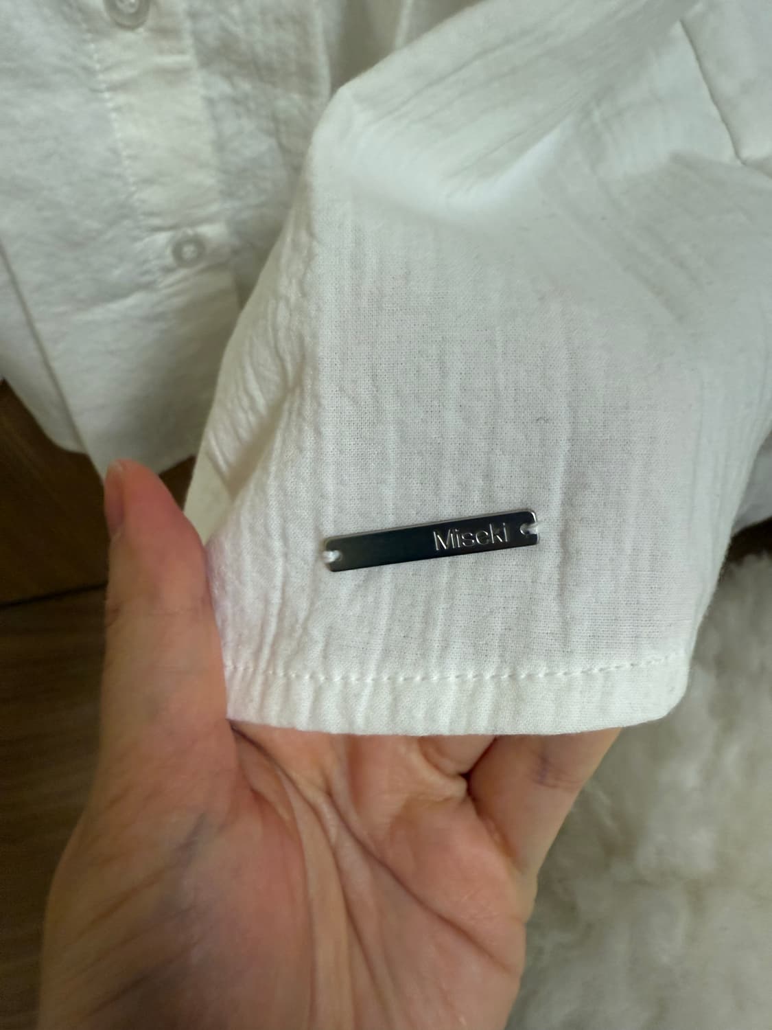 미세키서울 miseki seoul 라운드 칼라 플리츠 셔츠 아이보리 상품이미지4