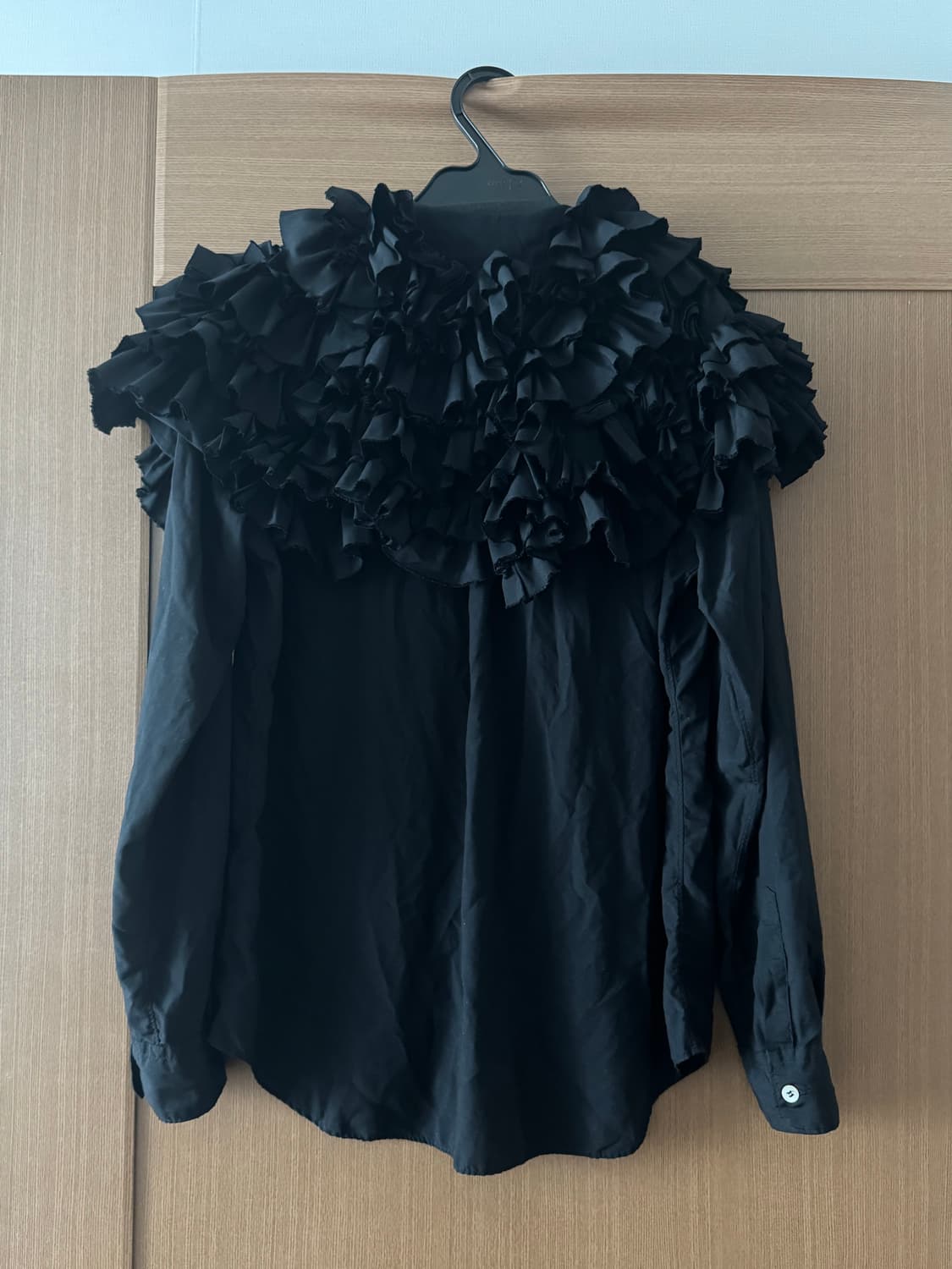 (네고가능)꼼꼼  26ss 프릴 폴리 셔츠 (블랙,M) 상품이미지5