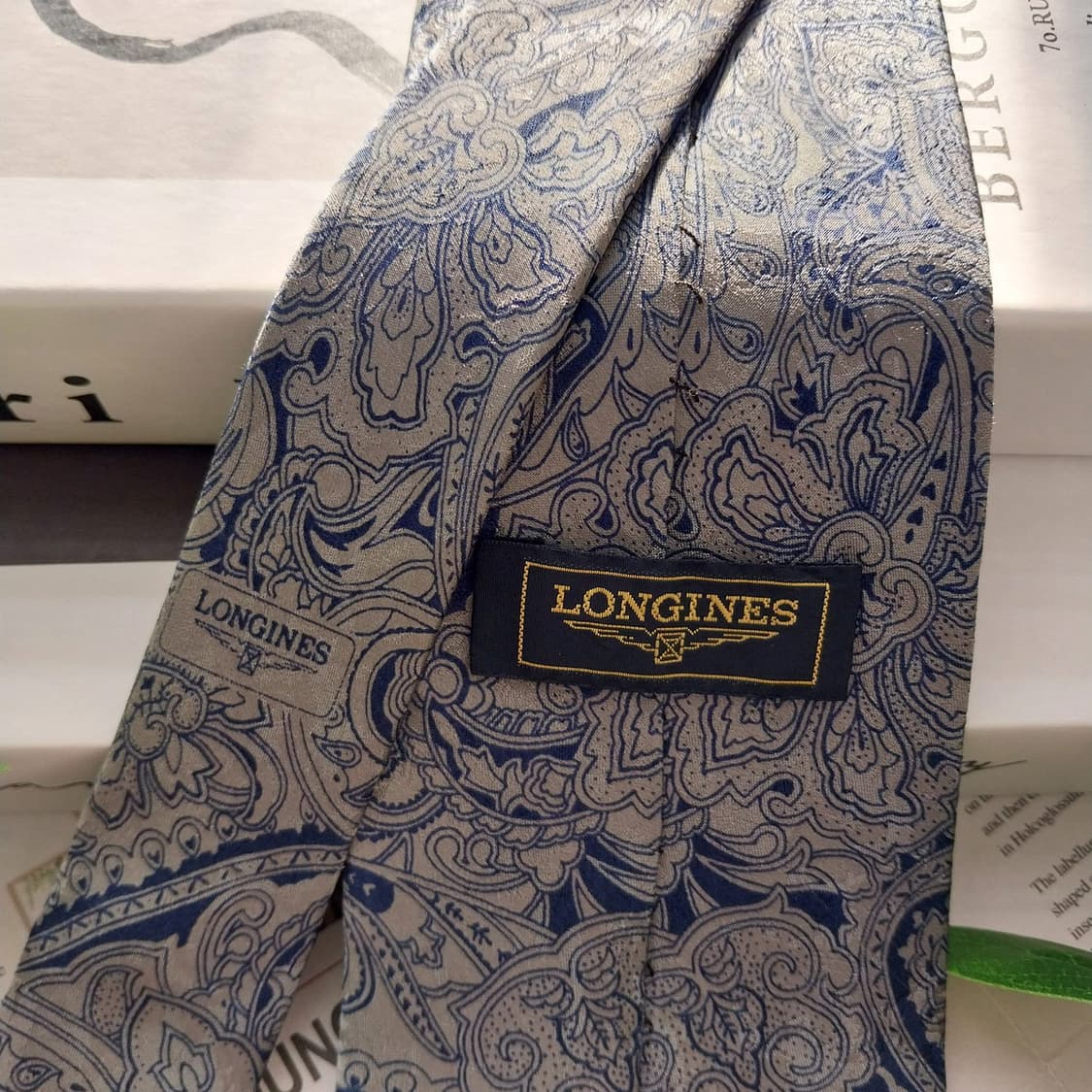 론진 실크 그레이 페이즐리 넥타이 8.6cm A+등급 K1427
 상품이미지5