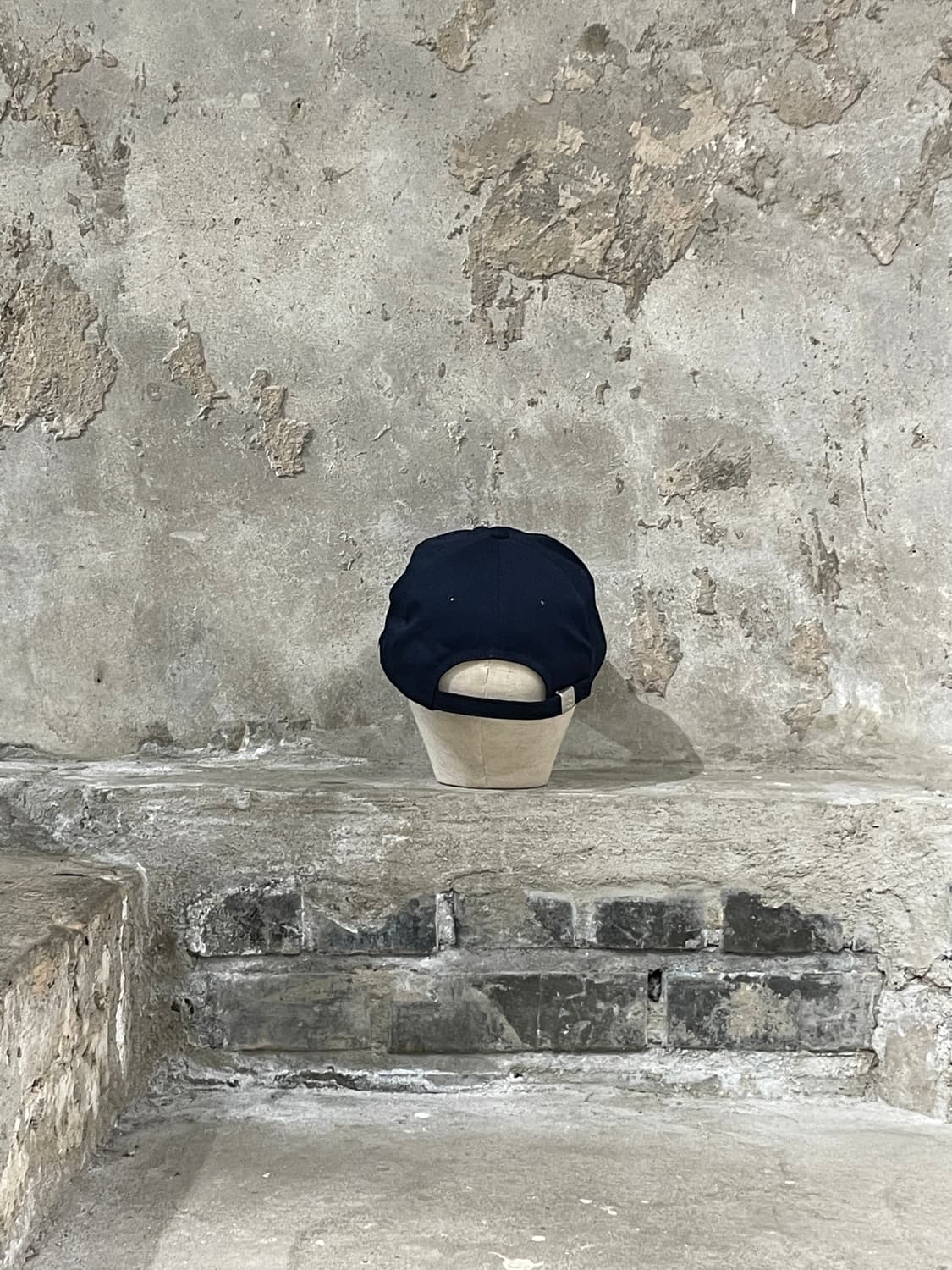 네이버후드 네이비 로고 자수 6 패널 대드 캡 상품이미지3