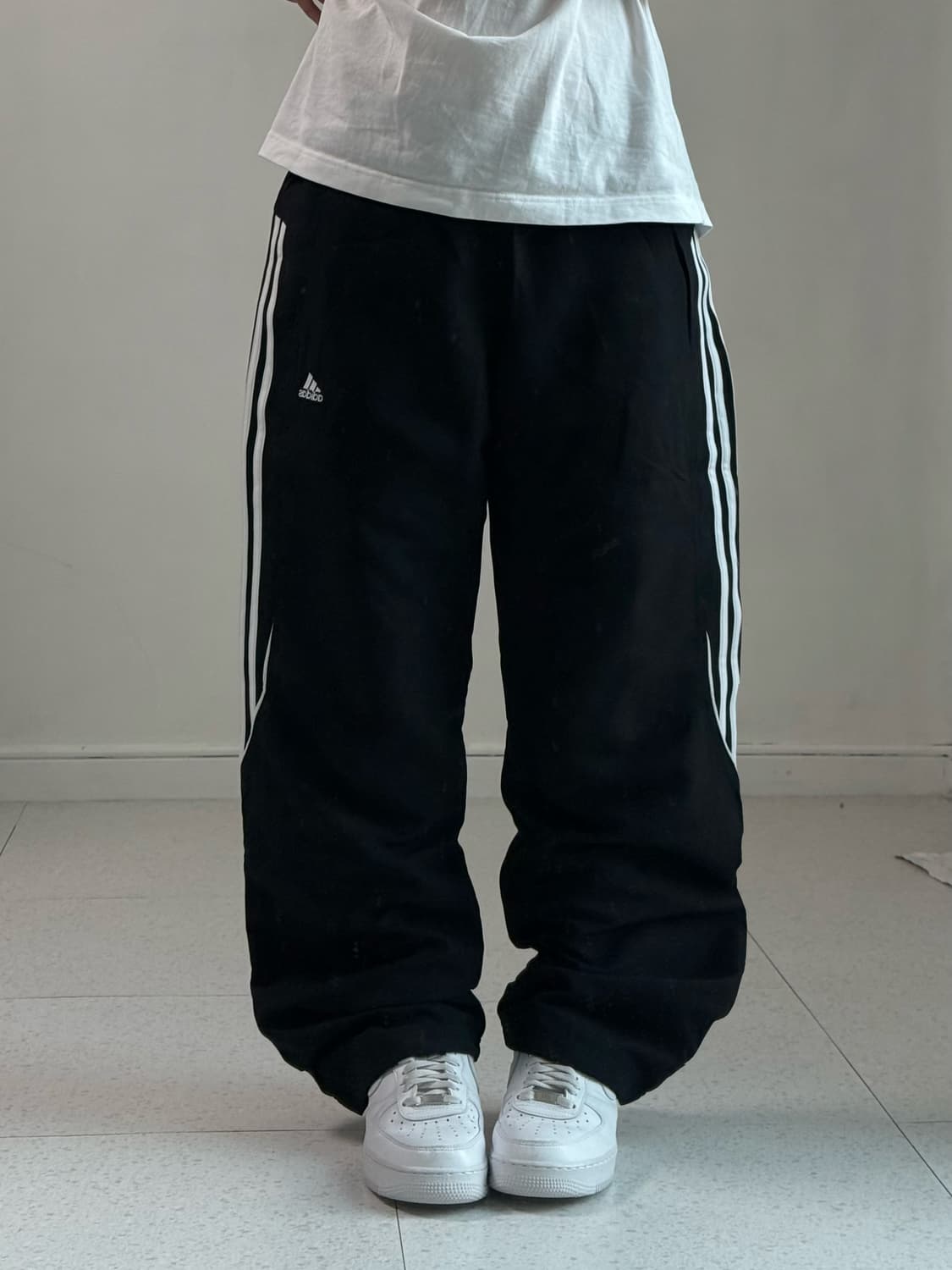 아디다스 블랙 트랙팬츠 상품이미지1