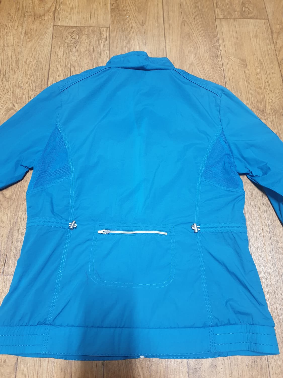 1023 루이까스텔 골프 바람막이 95 사이즈입니다 상품이미지5