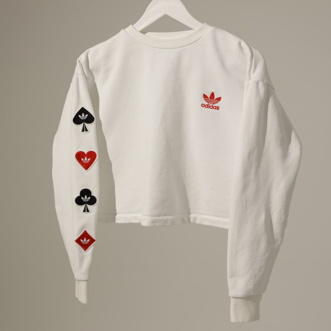 아디다스 우먼 트레포일 크롭 스웻 상품이미지2