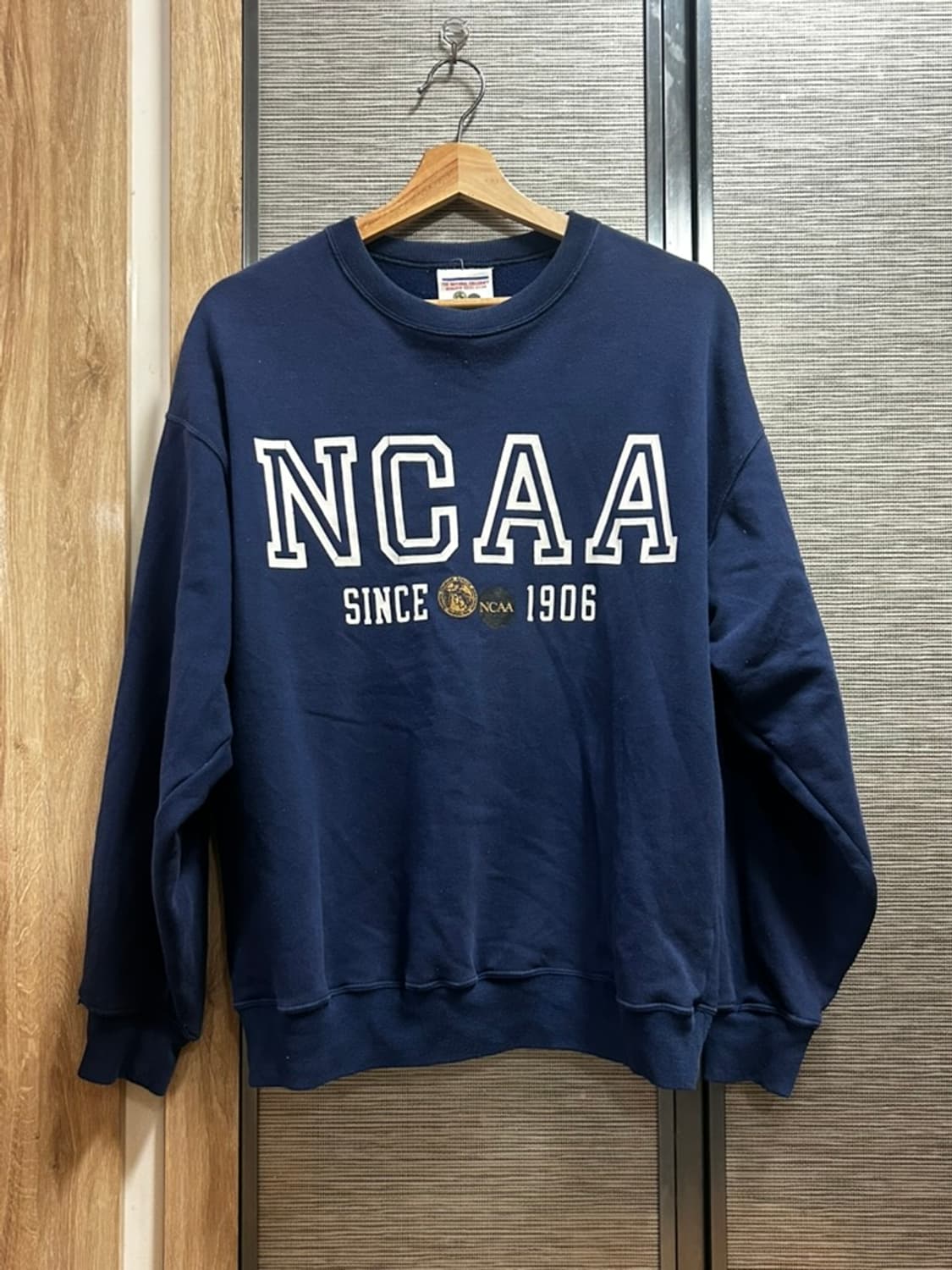 NCAA 네이비 맨투맨 상품이미지1