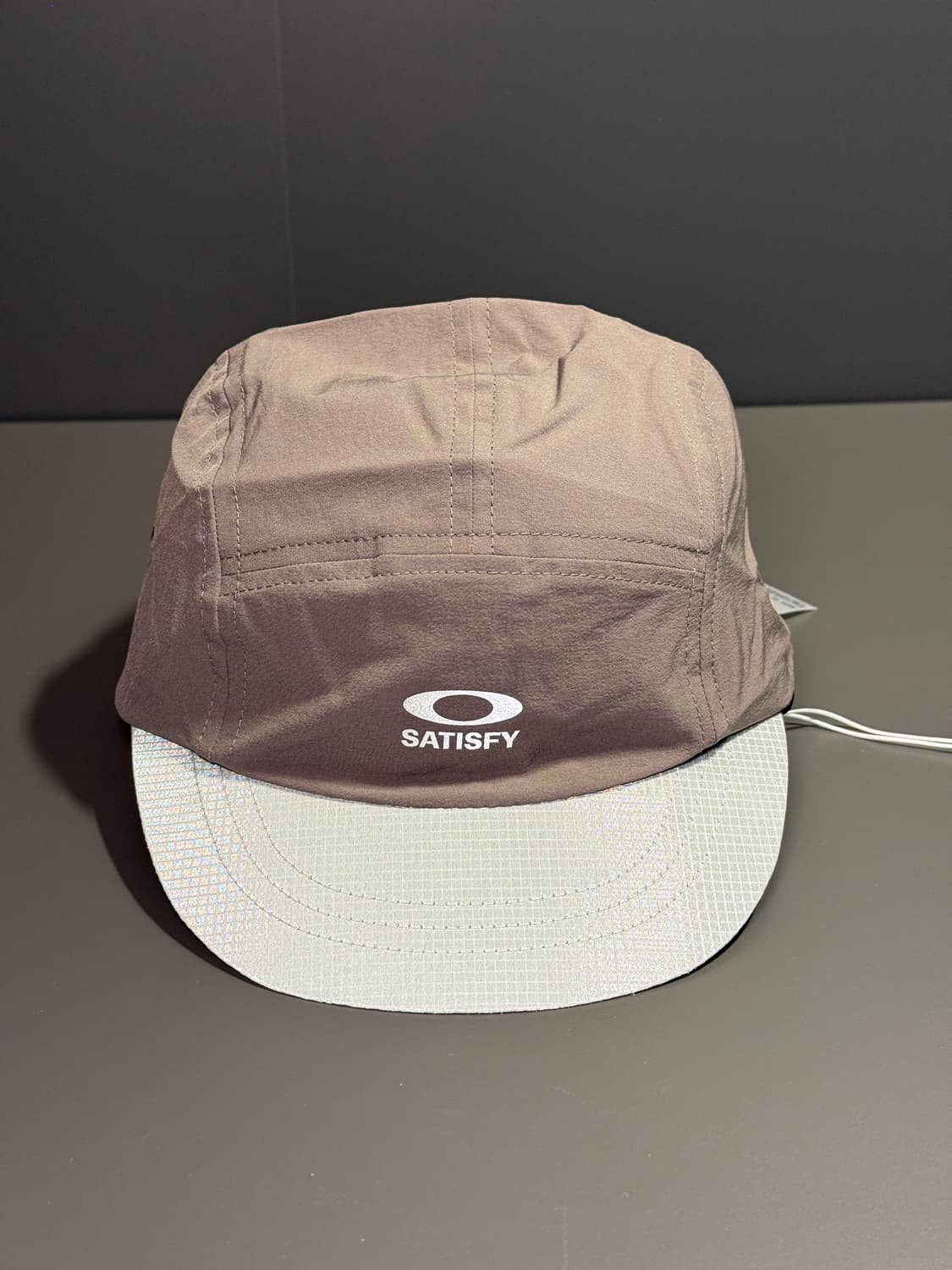 satisfy x oakley peaceshell trail cap 상품이미지1