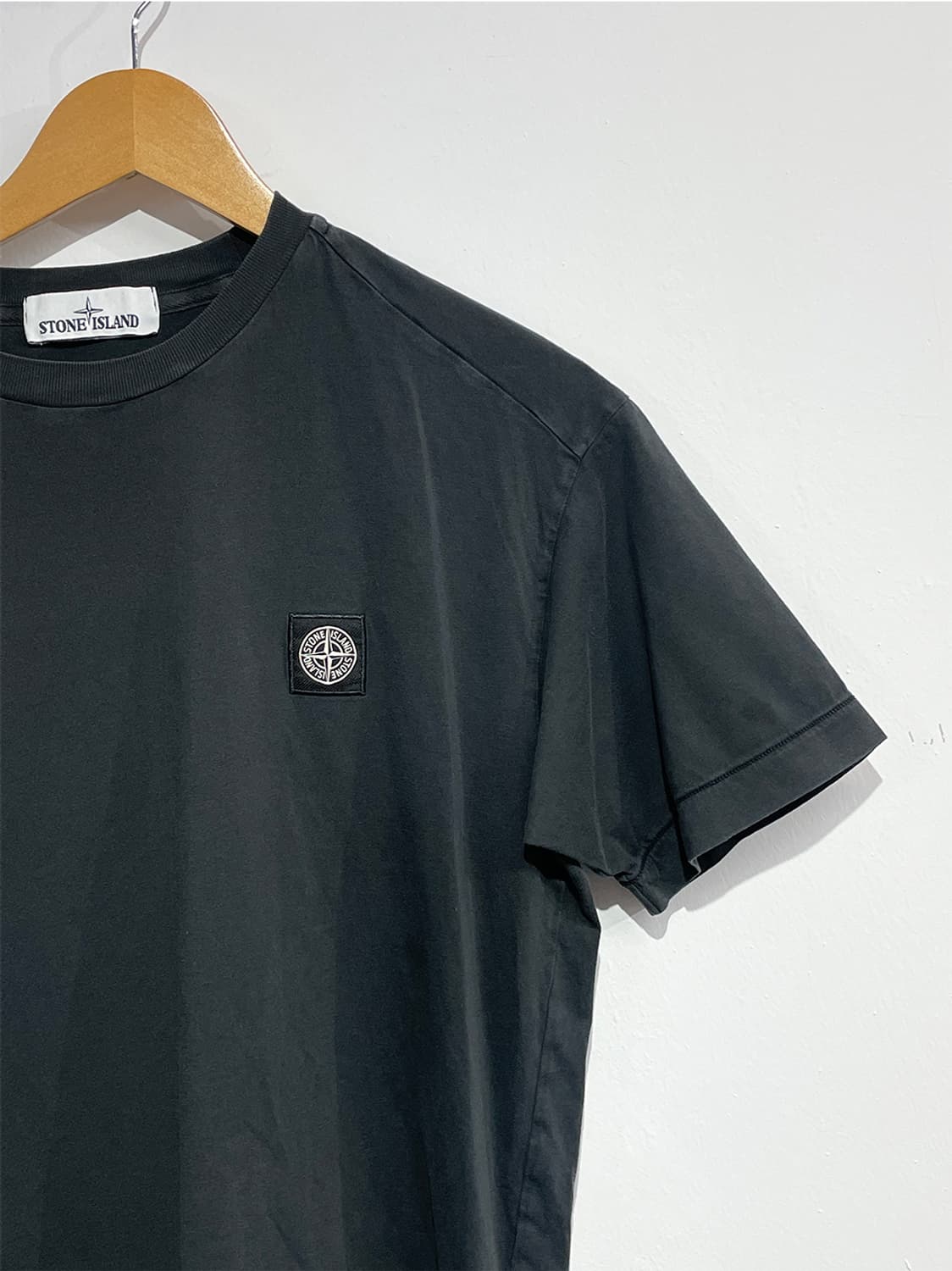 스톤아일랜드 반팔티셔츠 상품이미지2