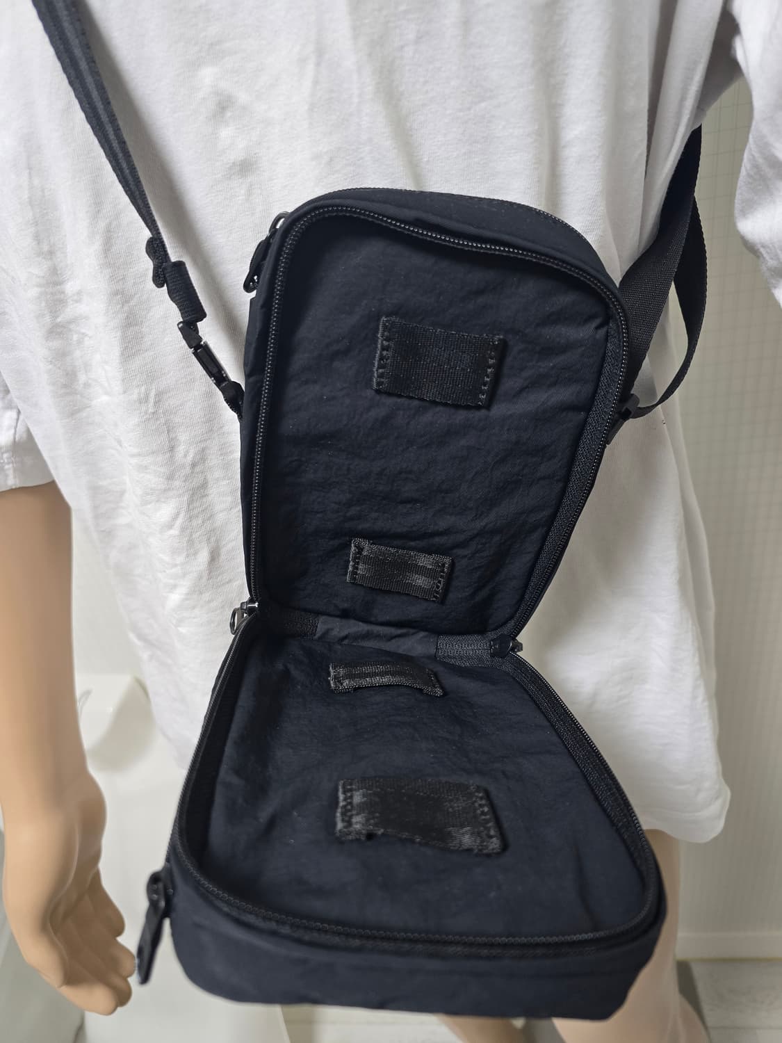 엄브로 크로스백 미니파우치 상품이미지7