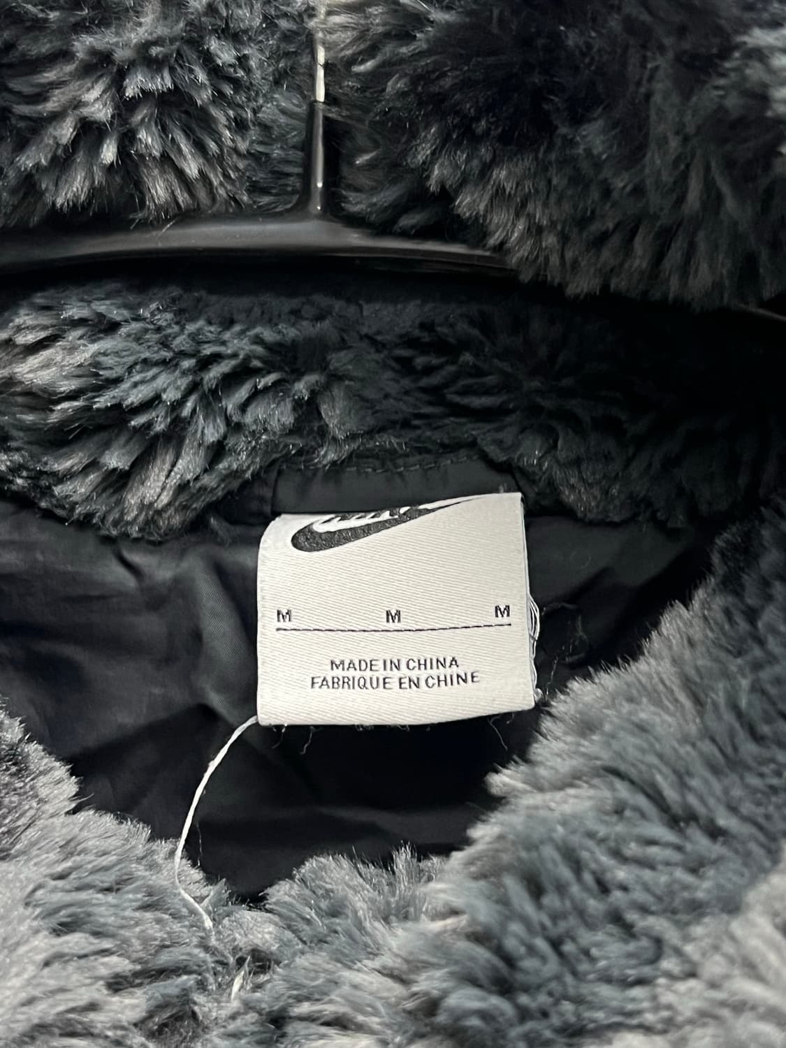 (M) 나이키 우먼스 스우시 프린트 퍼 후리스 자켓 차콜 상품이미지4