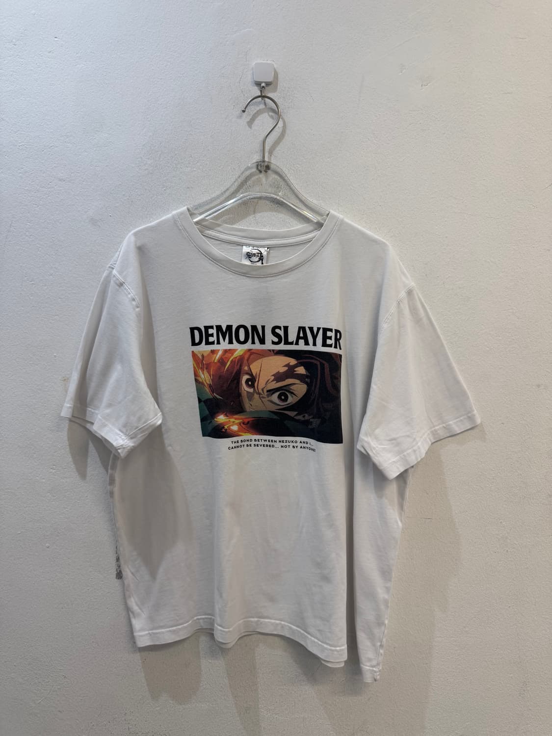 demonic blade character white T-shirt  상품이미지1