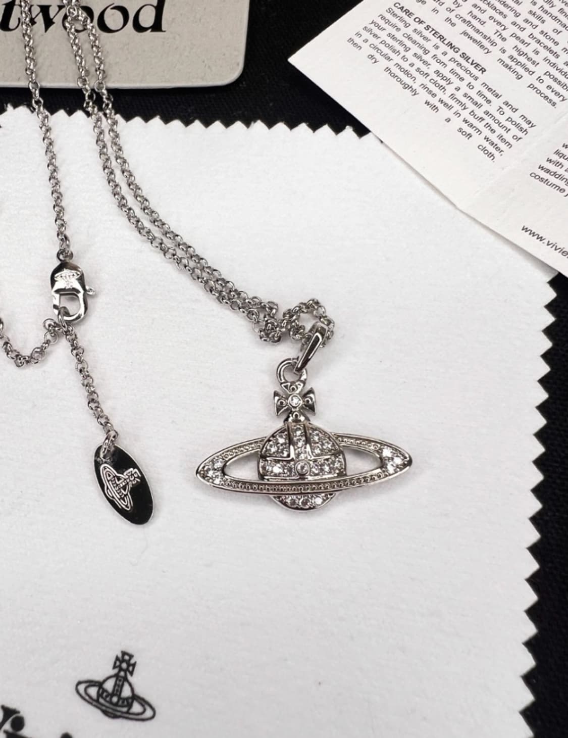 비비안 웨스트우드 아카이브 시그니처 orb 팬던트 목걸이 상품이미지3