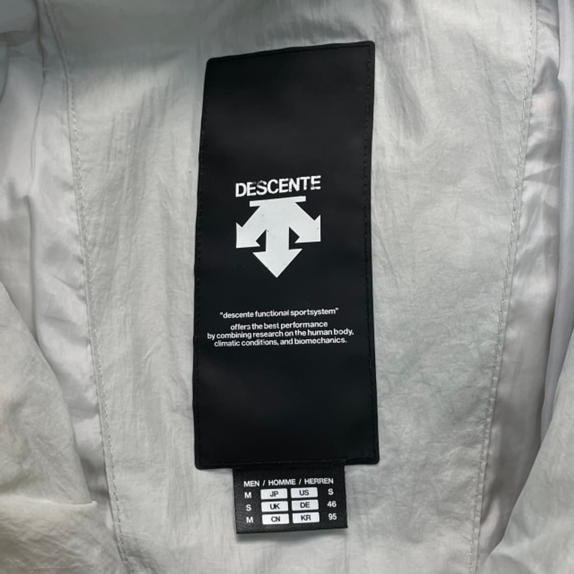 100 데상트 패딩 상품이미지4