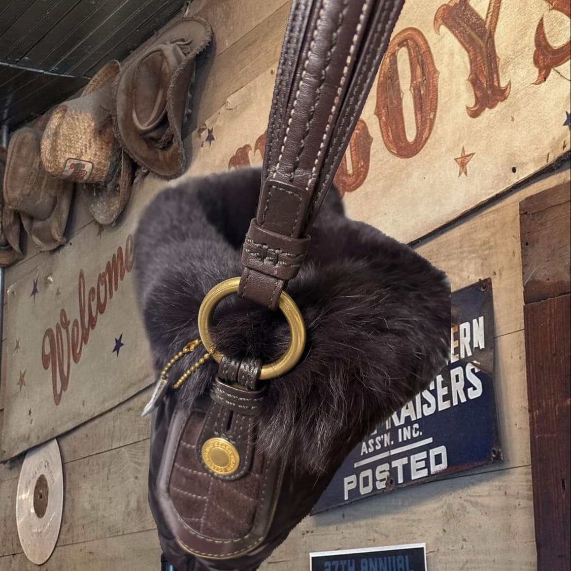 Coach fur shoulder bag 코치 퍼 숄더백 코치 패딩백 상품이미지3