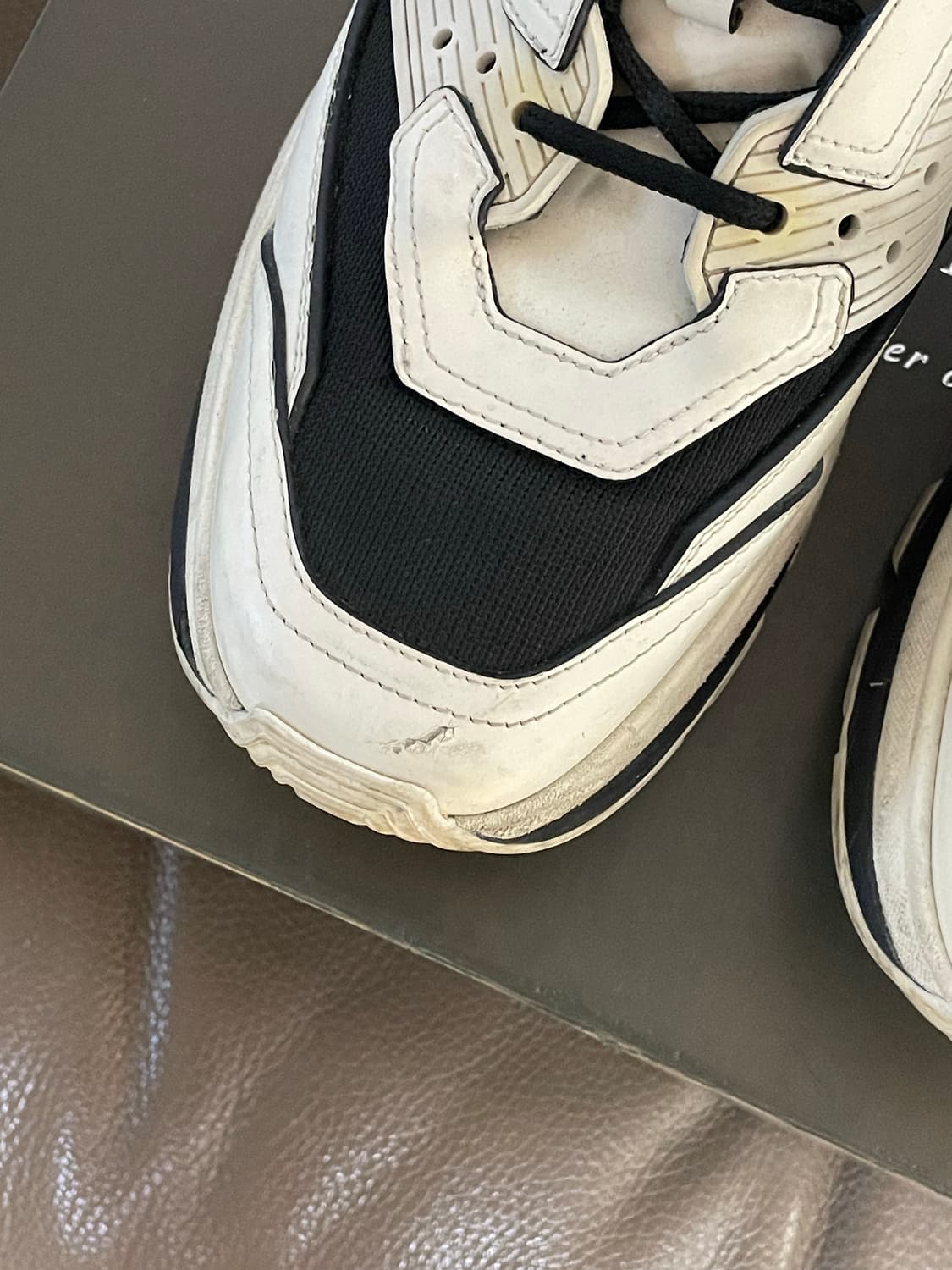 벨루티 크리스반아쉐 그래피티 41사이즈 상품이미지4