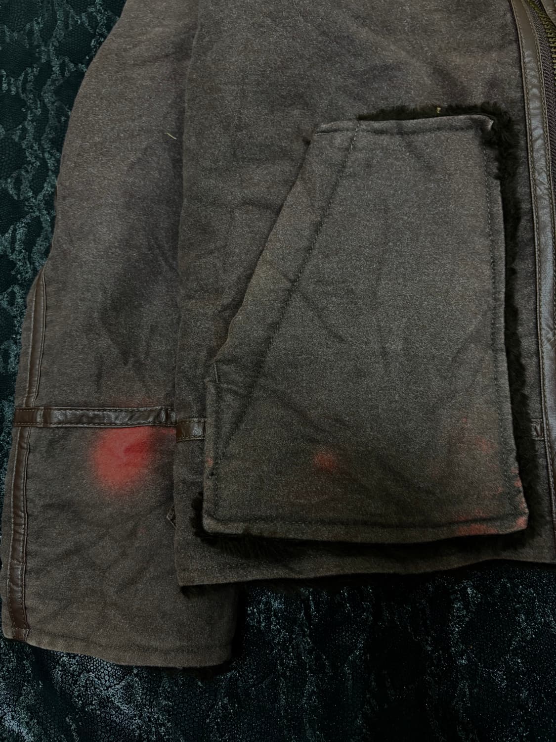 “Edwin” Y2K Brown Neck 2Buckle Brown Mus 상품이미지7