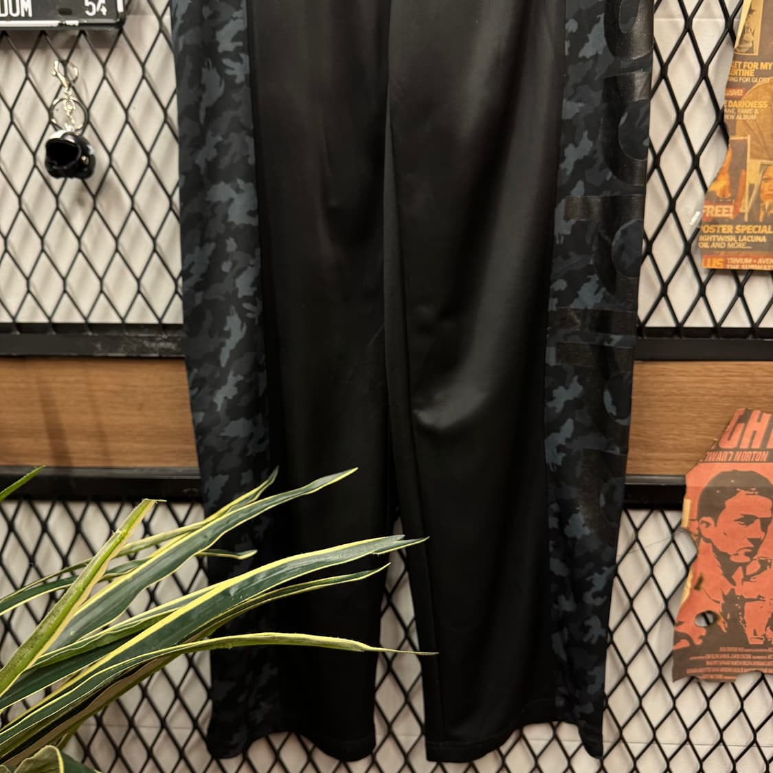 아디다스 트레이닝 트랙 팬츠 사이드 라인 카모 포인트 블랙 상품이미지4