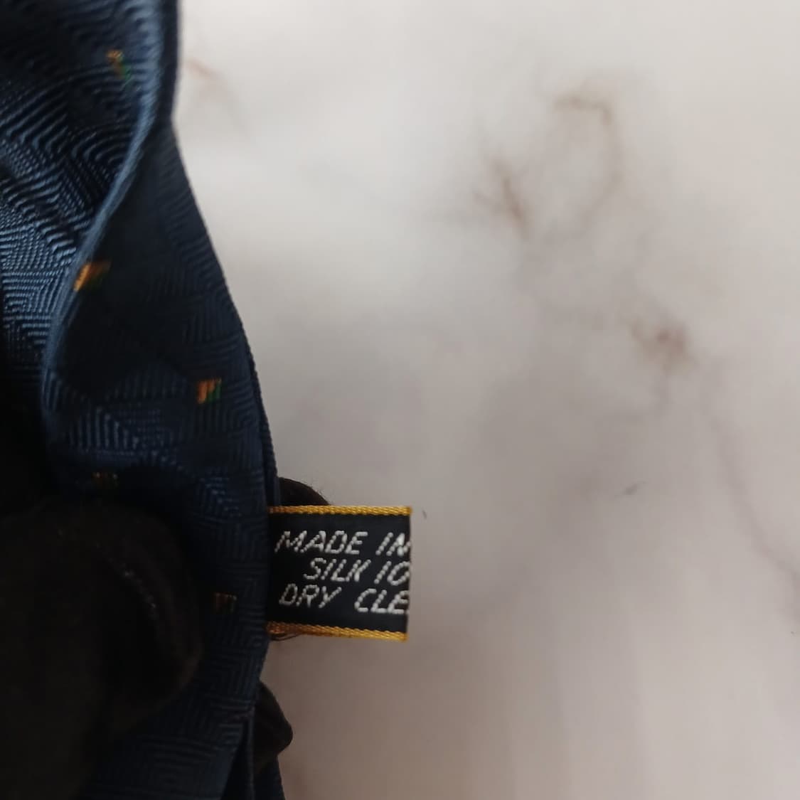 듀퐁 실크 네이비 미니멀 자카드 넥타이 8.2cm A+등급 A19183 상품이미지8