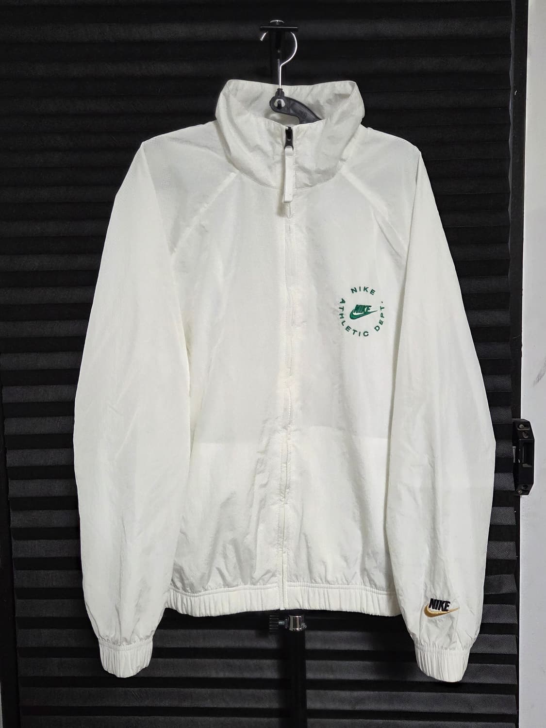 [나이키] 애슬레틱 바람막이 자켓 판매합니다. 상품이미지1