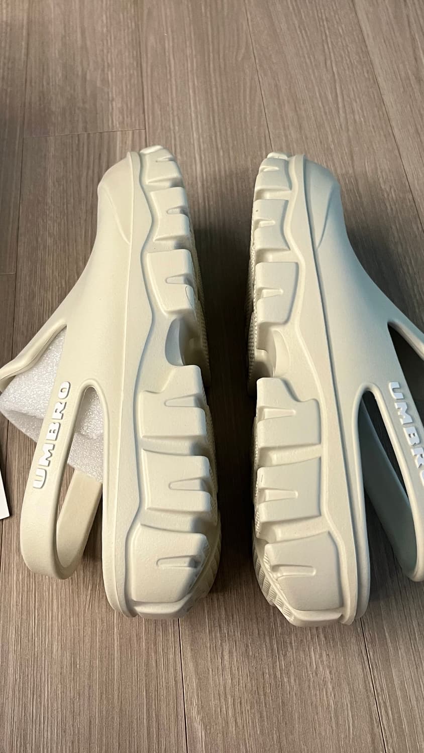 엄브로 umbro 클로그 슬라이드 260-270 새제품 상품이미지4