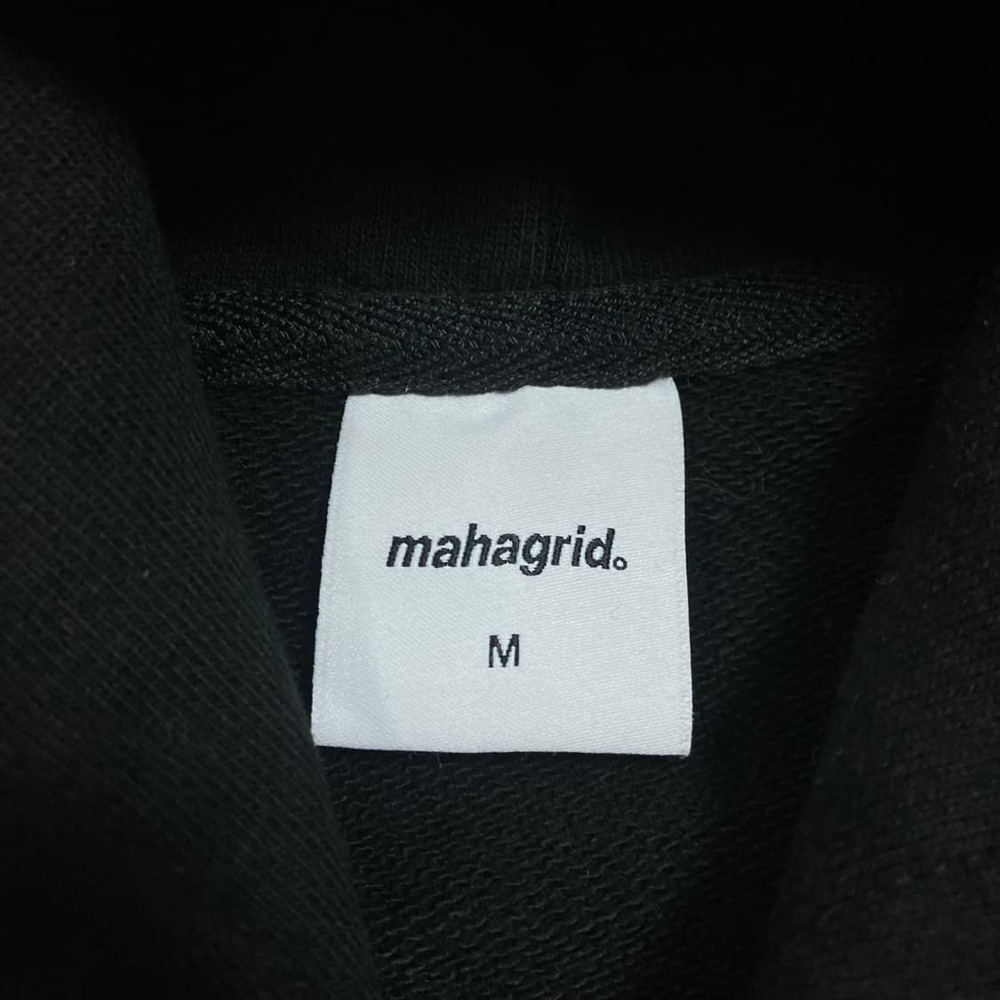 마하그리드 스펠아웃 로고 블랙 후드티 상품이미지3