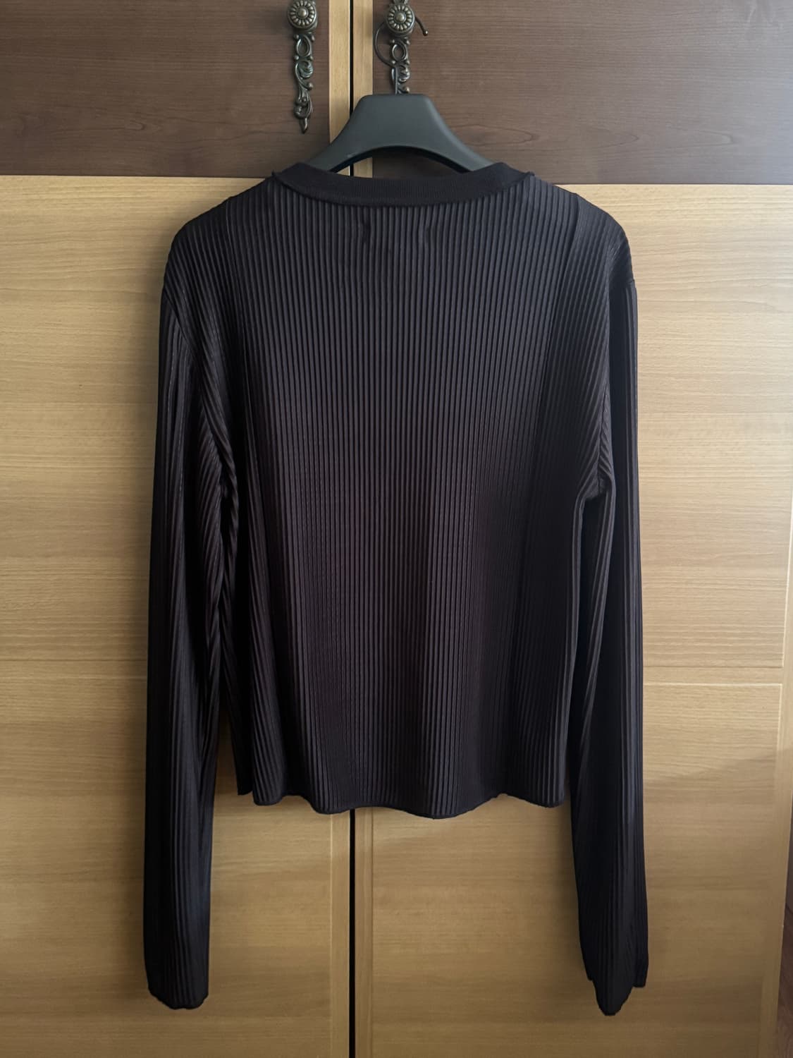 [새상품] YYYY Vertical Pleated Long Sleeve  상품이미지5