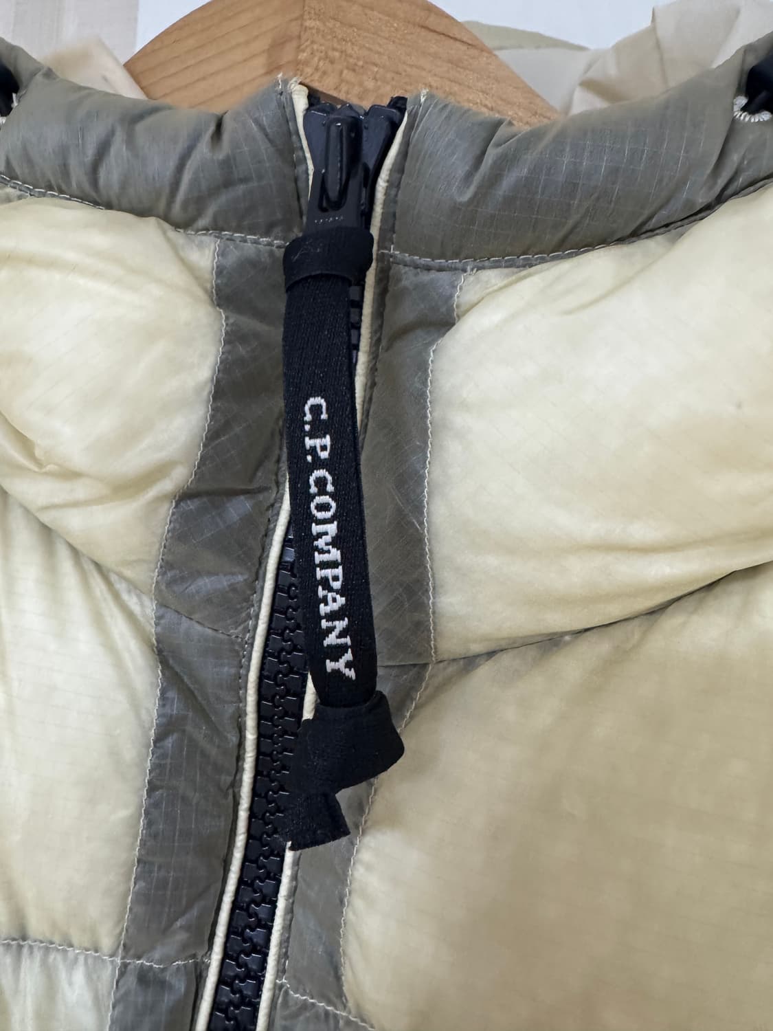 C.P. 컴퍼니 D.D. 쉘 후드 다운 자켓 피스타치오 쉘 베이지 L 상품이미지4