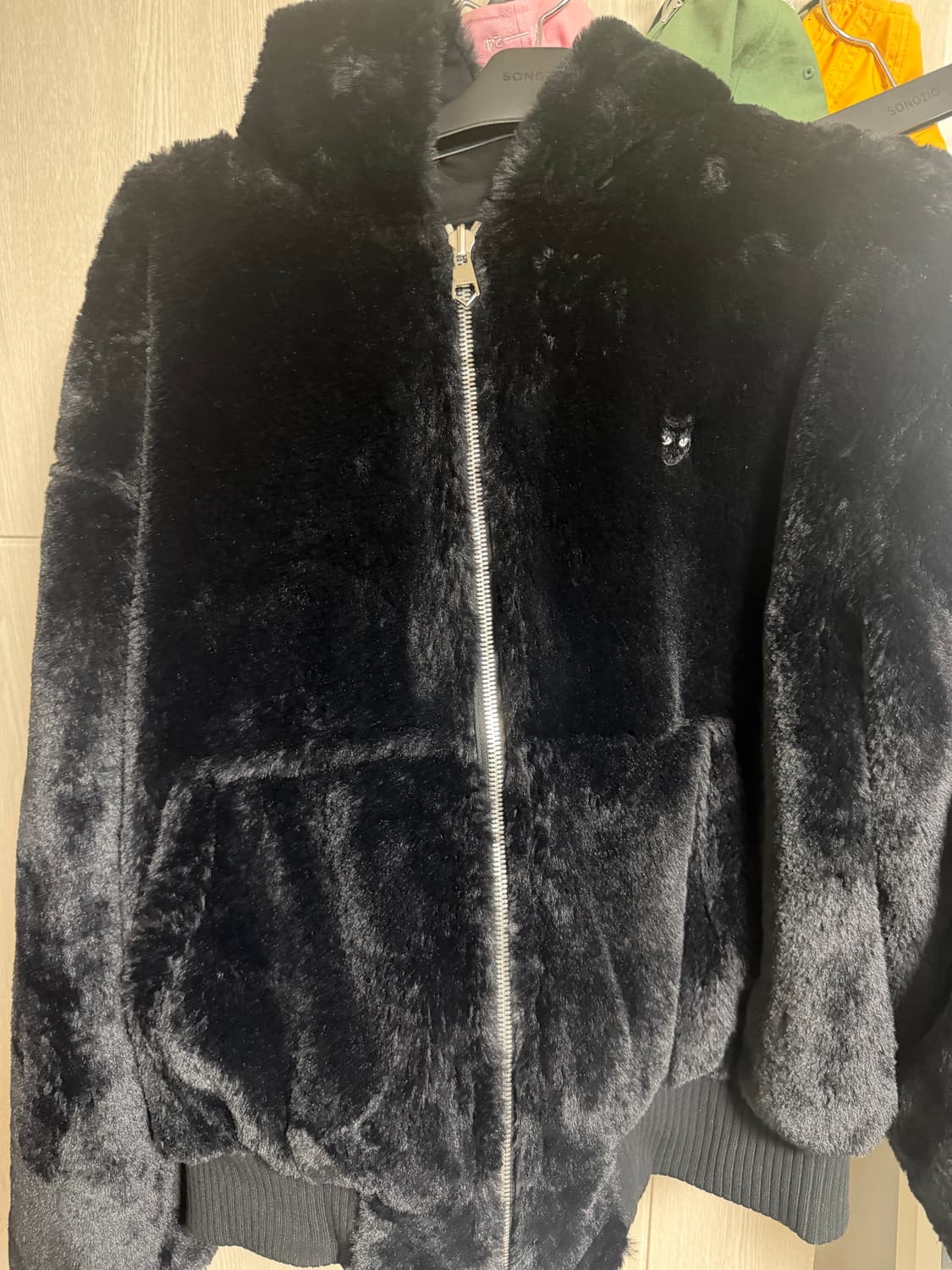 송지오 25fw 지제로 리버시블 퍼 자켓 판매합니다 상품이미지2