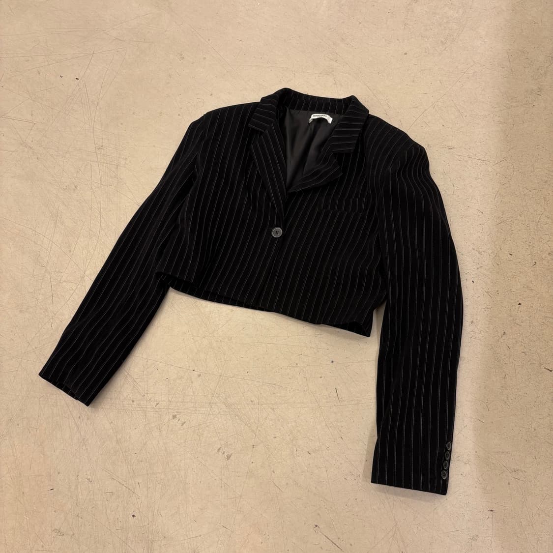 크롭 스트라이프 원버튼 블레이저 상품이미지1