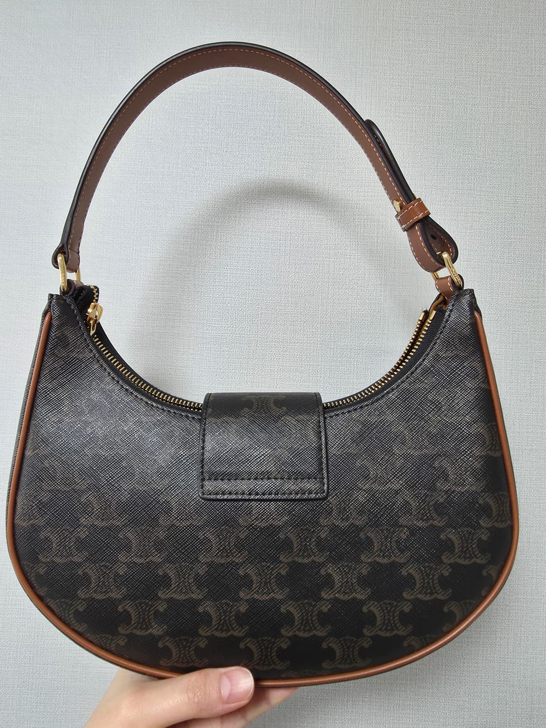 (셀린느) 미디엄 트리옹프 아바 백(트리옹프 캔버스 & 카프스킨) 상품이미지5