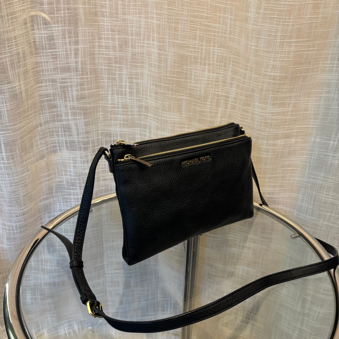 정품 마이클코어스 월렛 크로스백     상품이미지4