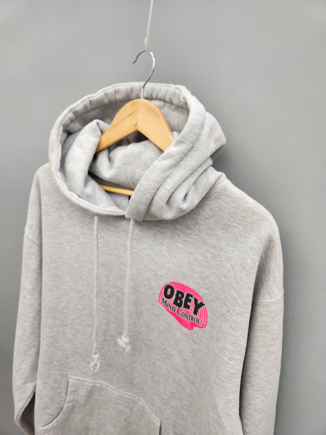 오베이 OBEY 회색 후드티 상품이미지3