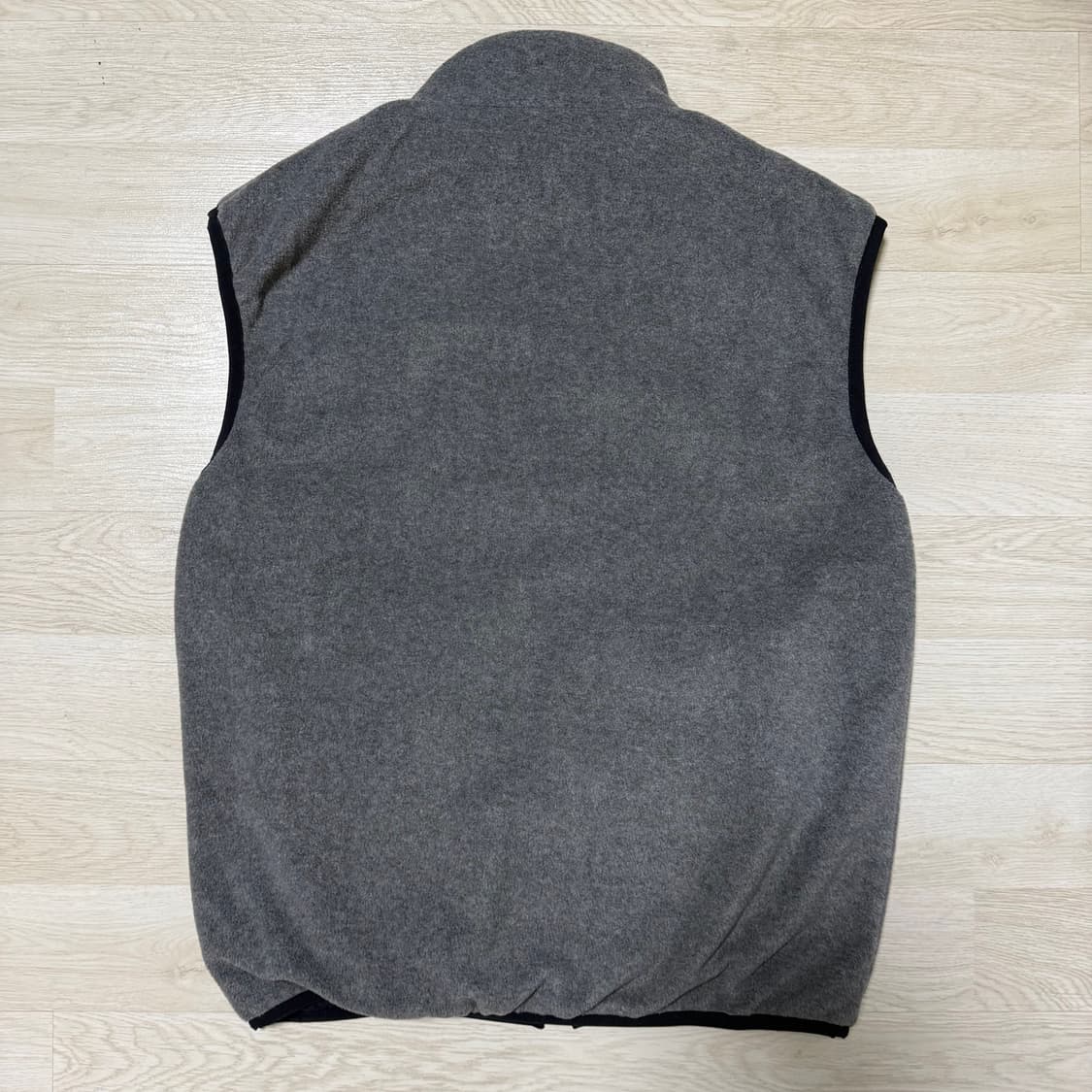 그라미치 리버서블 플리스 베스트 헤더 차콜 상품이미지7