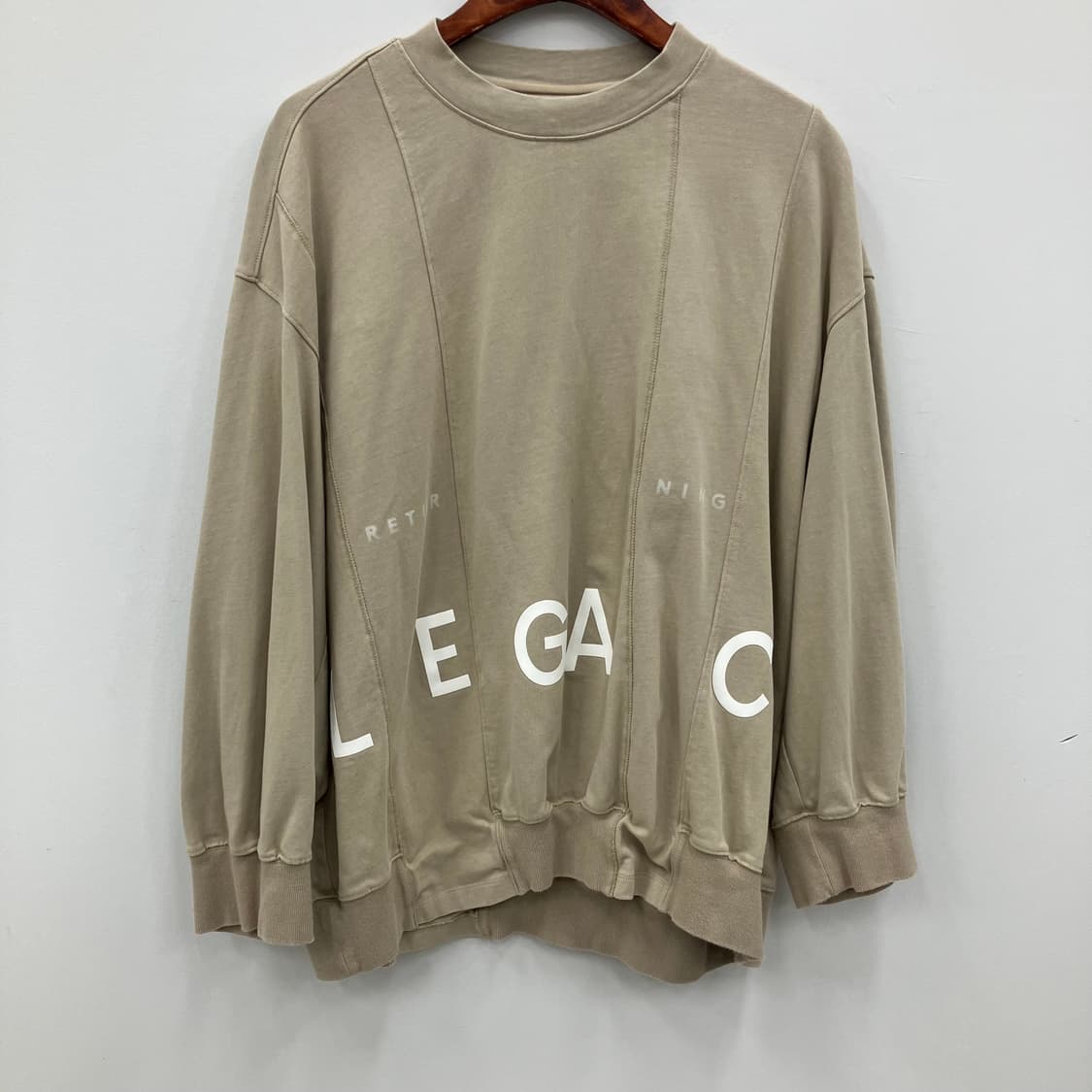 시스템 베이지 스웨트 셔츠 90 상품이미지1