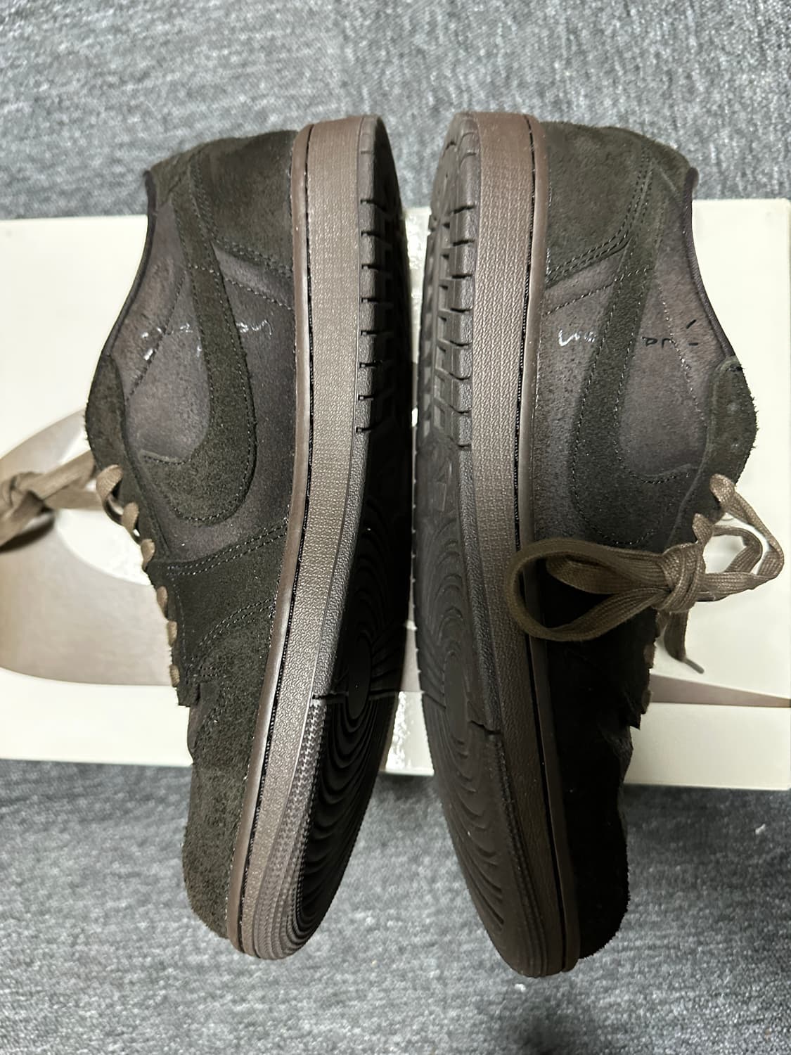 나이키 조던x스캇 벨벳 브라운 280 상품이미지3