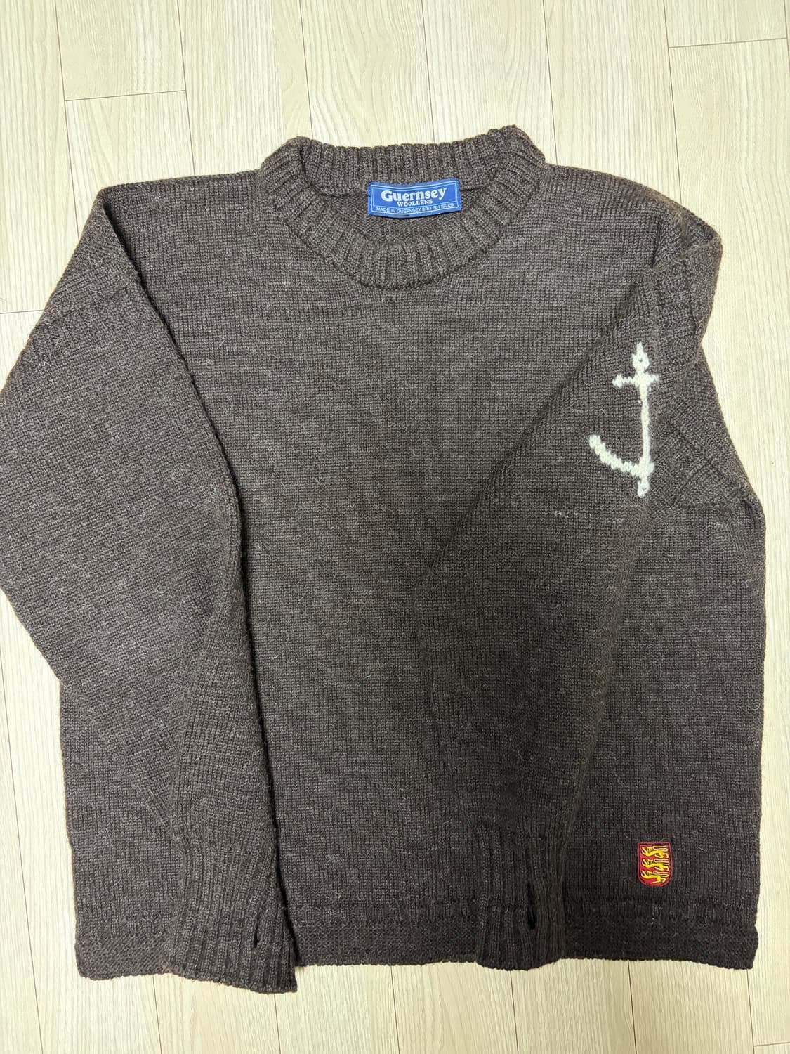 건지울른스 홀가먼트 스웨터 다크브라운 상품이미지1