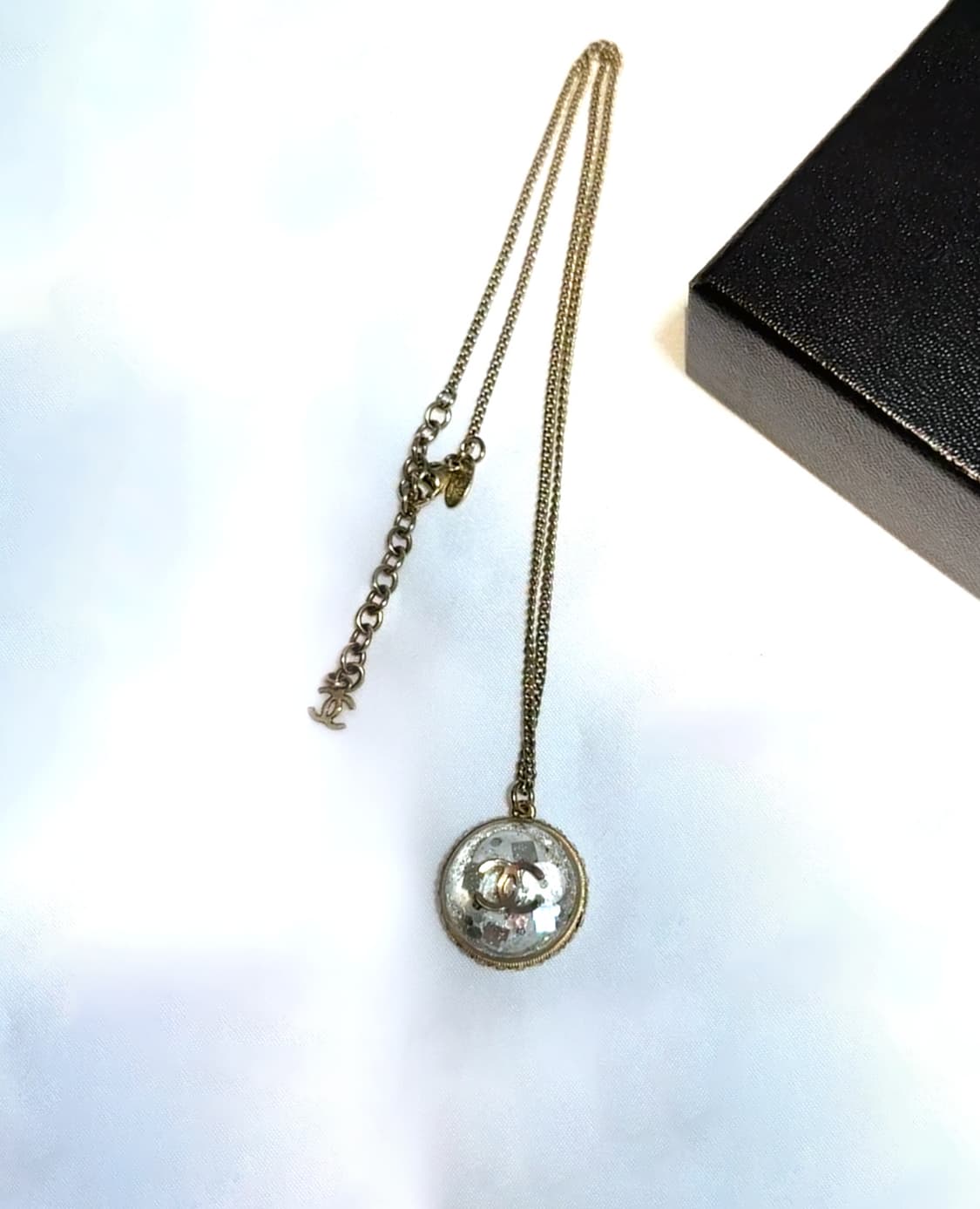 샤넬 유리돔 글리터 펜던트 목걸이 상품이미지2