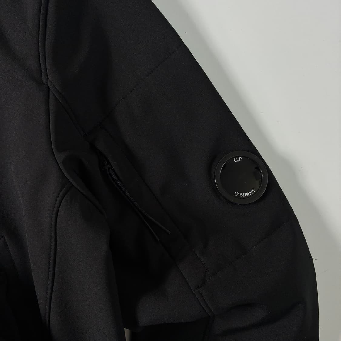 C.P company  씨피 컴퍼니 소프트쉘 블랙 봄버 자켓  상품이미지5