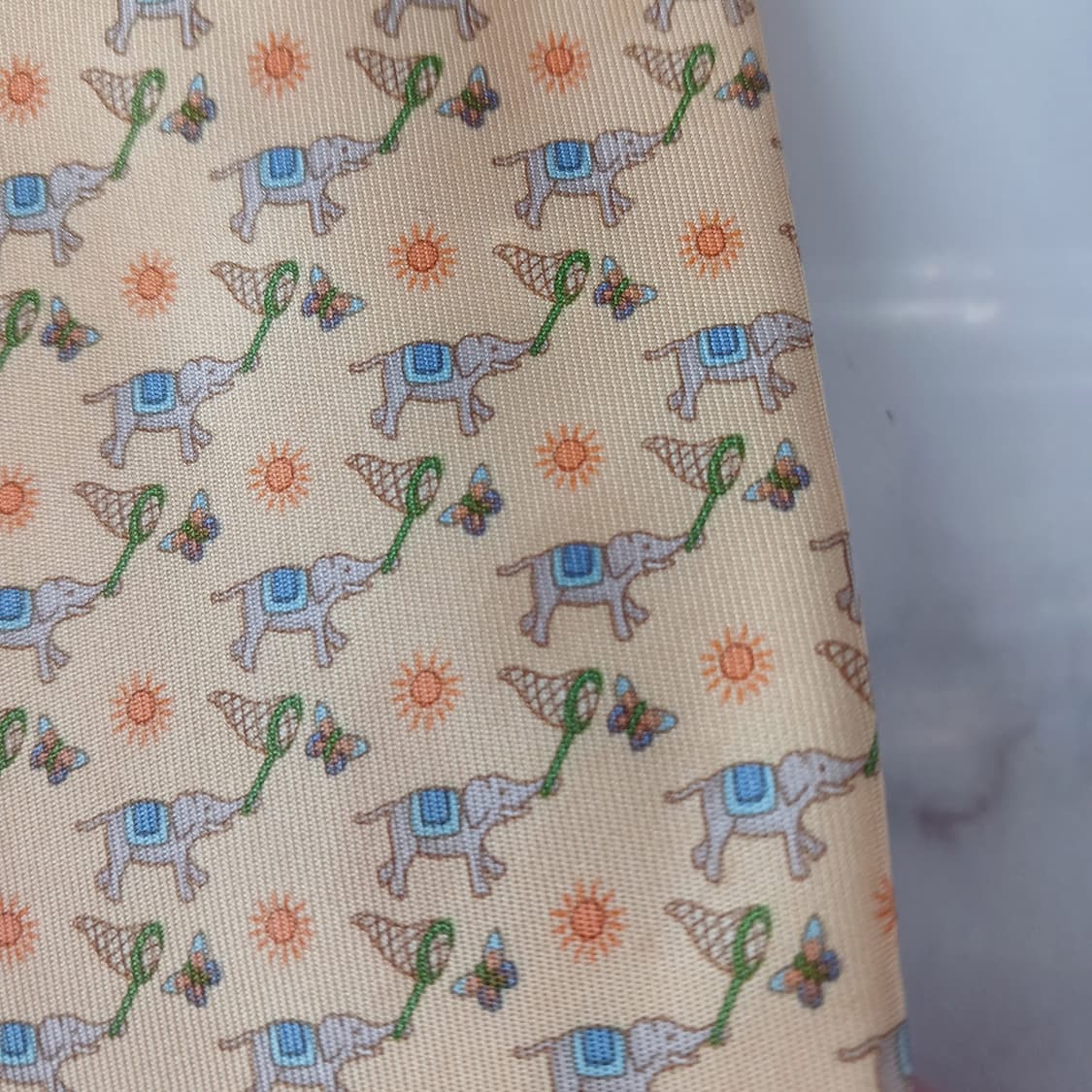 페라가모 실크 옐로우 코끼리&나비 넥타이 9.6cm A등급 A19233
 상품이미지9