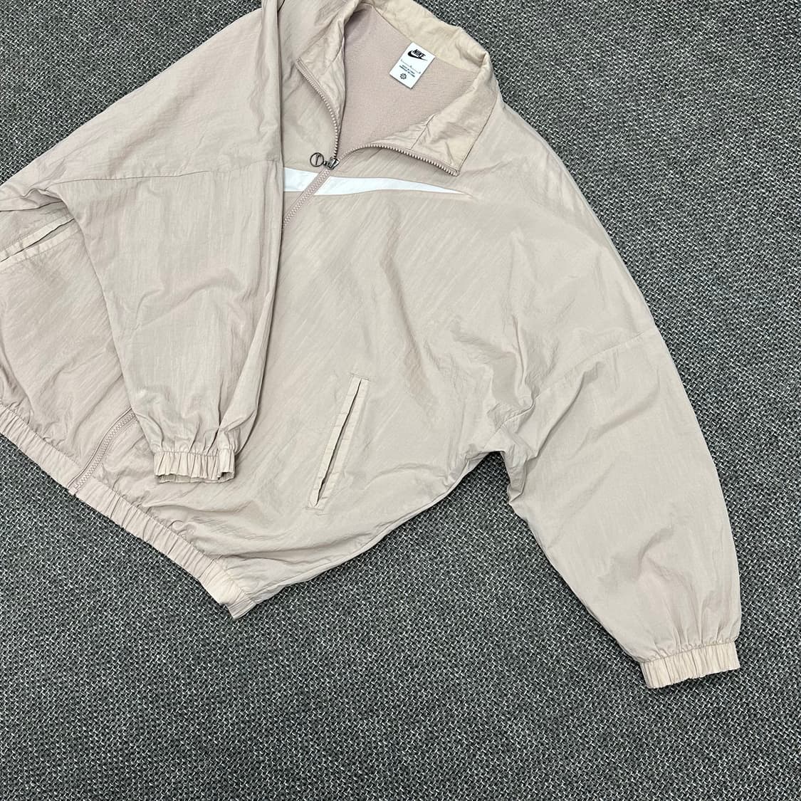 나이키 신형 빈티지 핑크 오버핏 바람막이 우먼L 상품이미지6